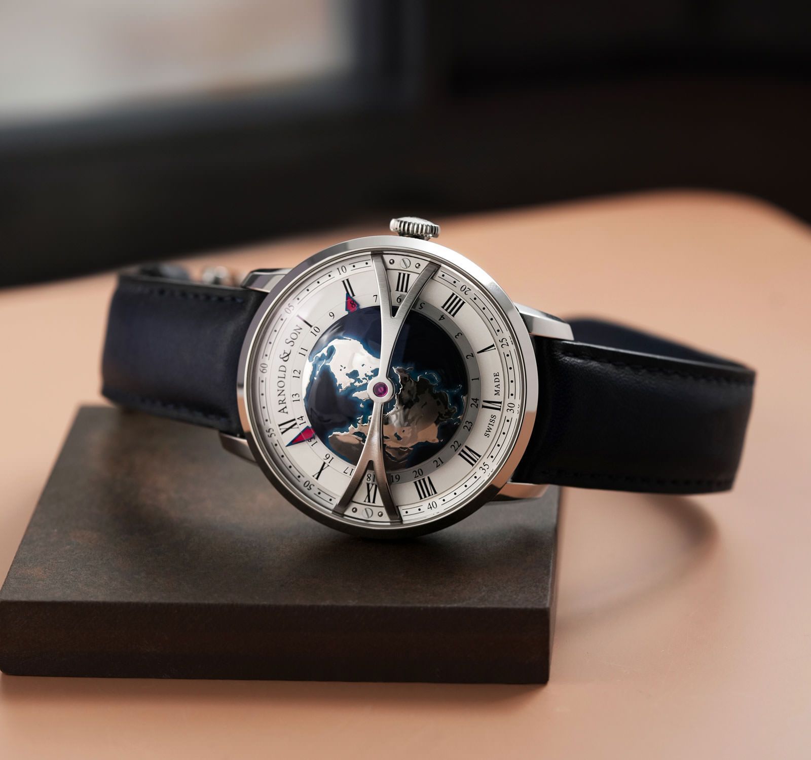 Second Hand Arnold & Son Globetrotter