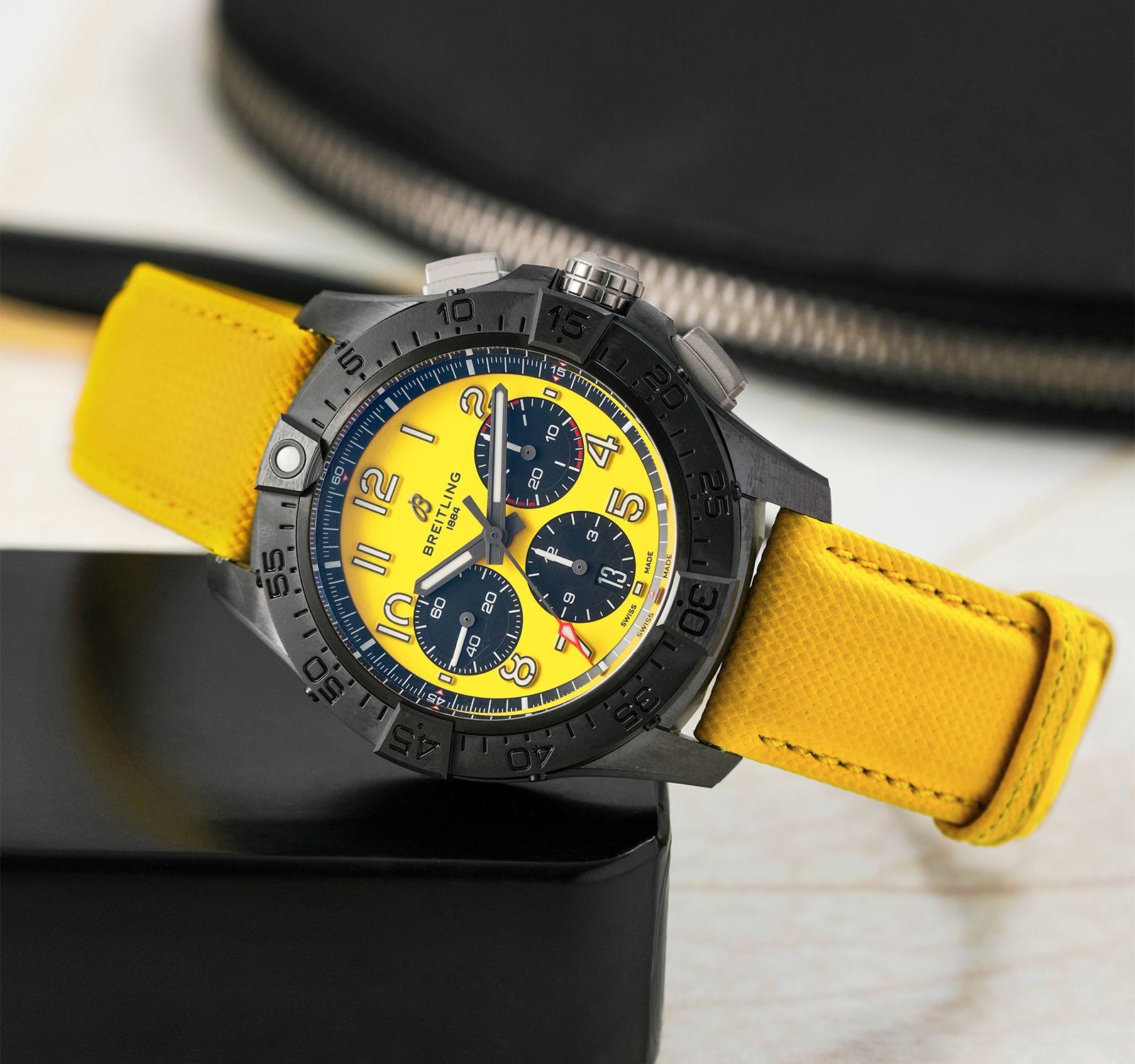 Second Hand Breitling Avenger