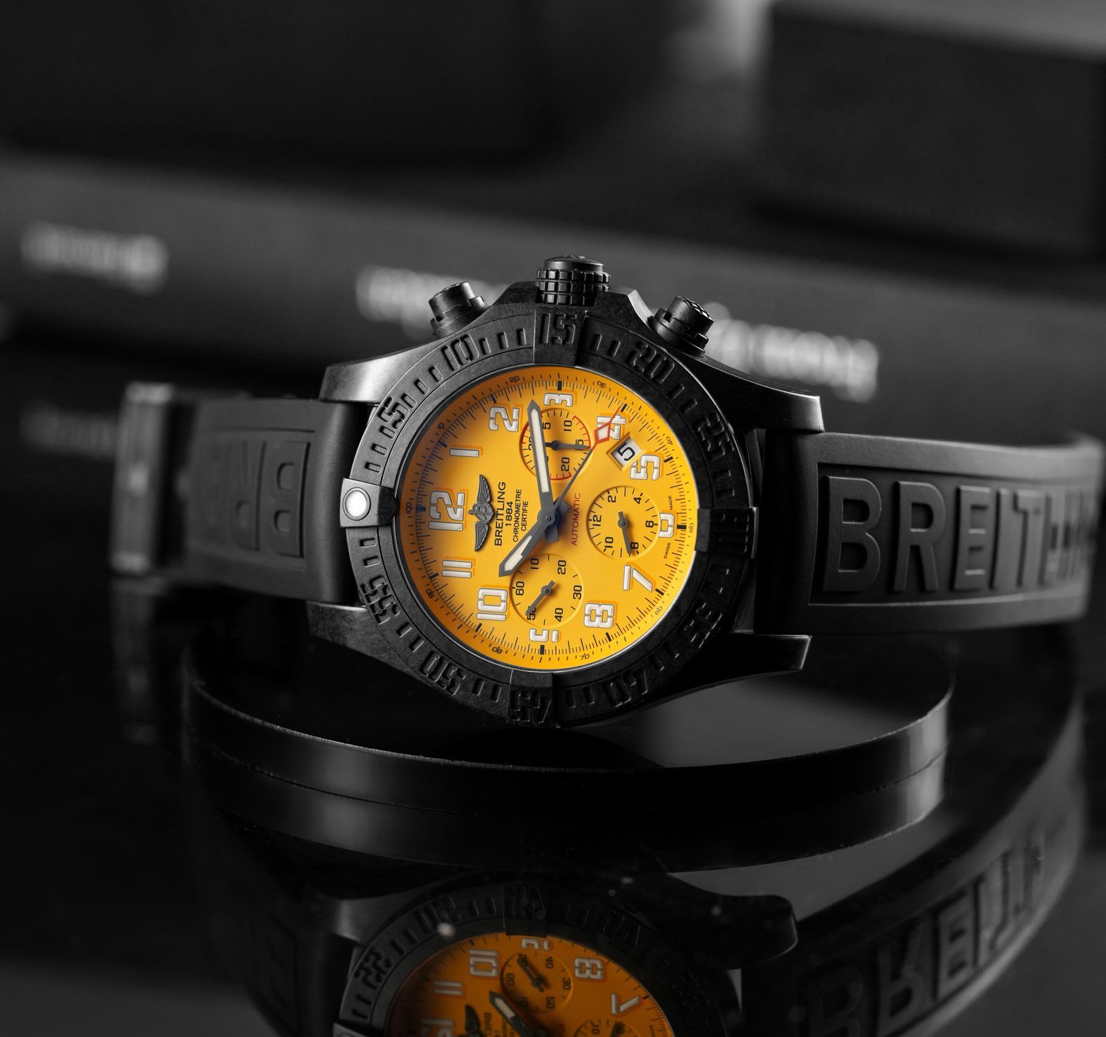 Second Hand Breitling Avenger