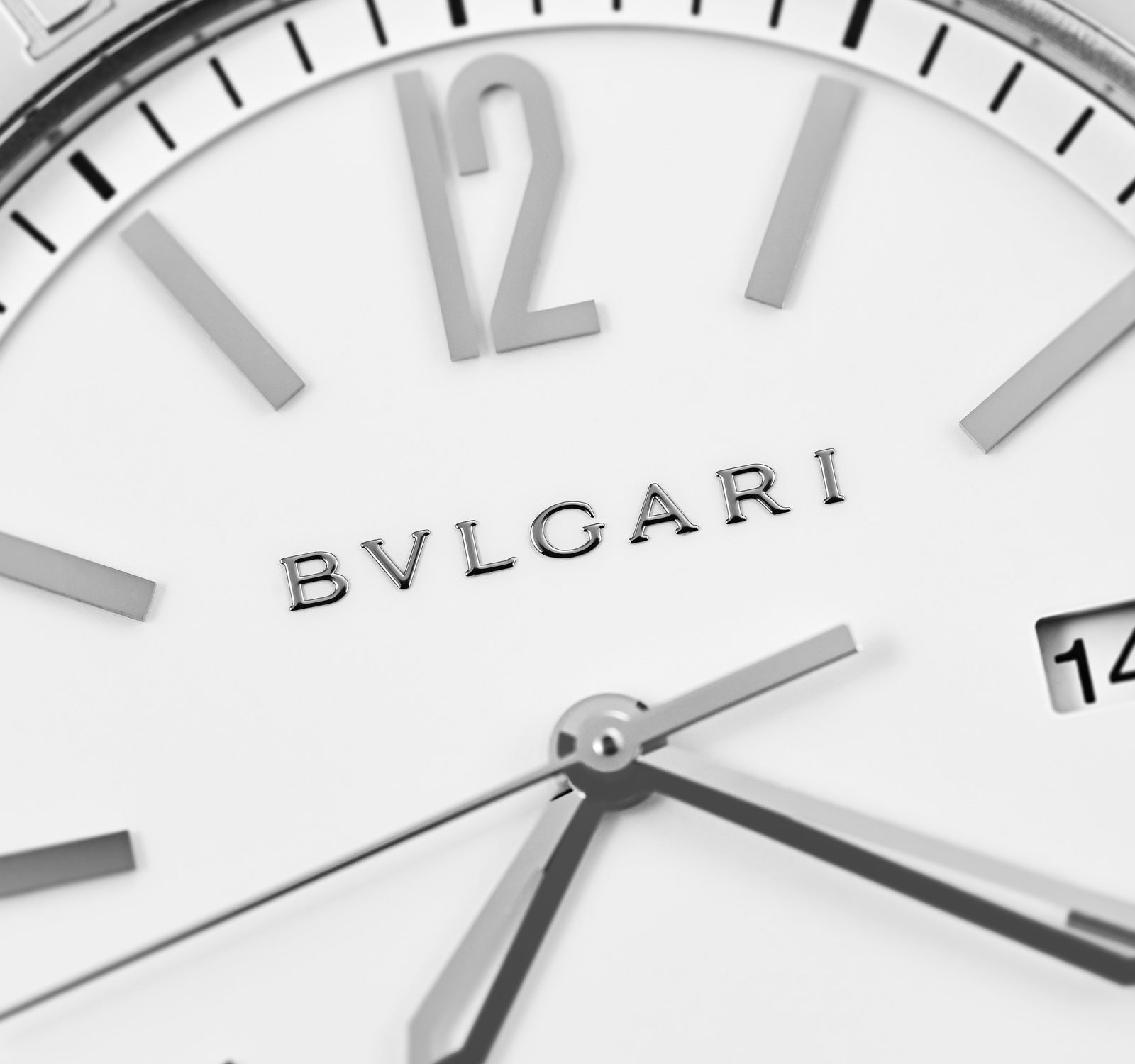 Bvlgari wall outlet clock