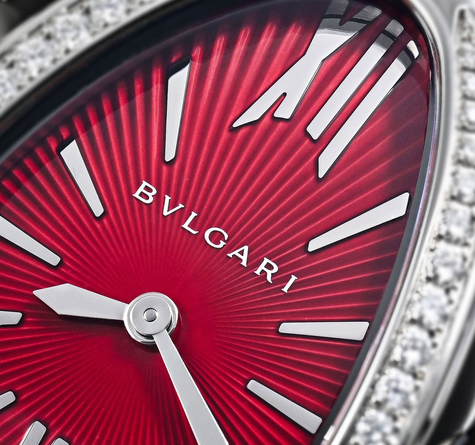 Diamonds ☆BVLGARI☆ SERPENTI ウォッチ RED♪ Bulgari Serpenti 18K Rose Gold Diamond Red Lacquer Quartz