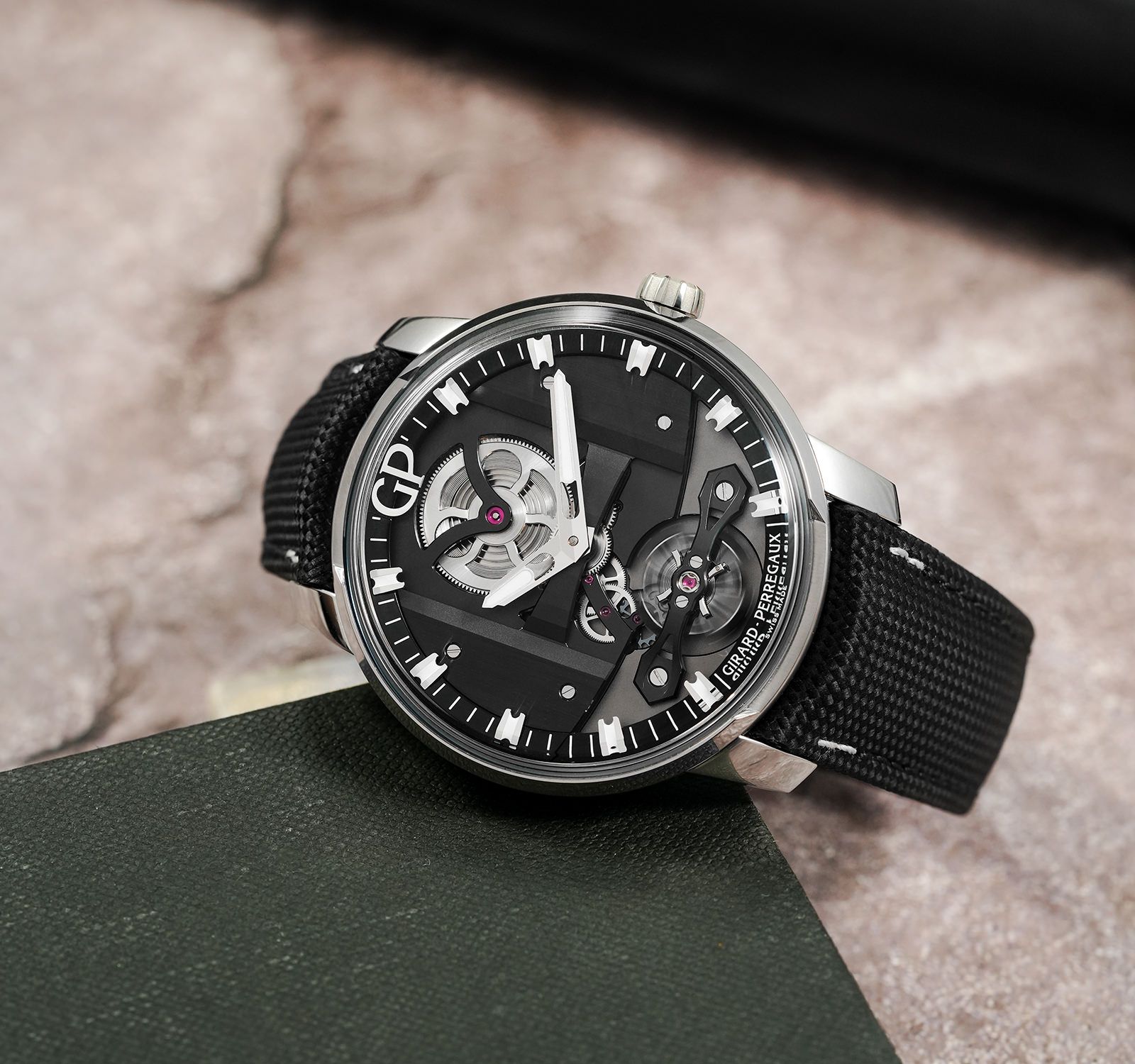 Pre-Owned Girard-Perregaux Bridges Men Watch in Black Colour Dial