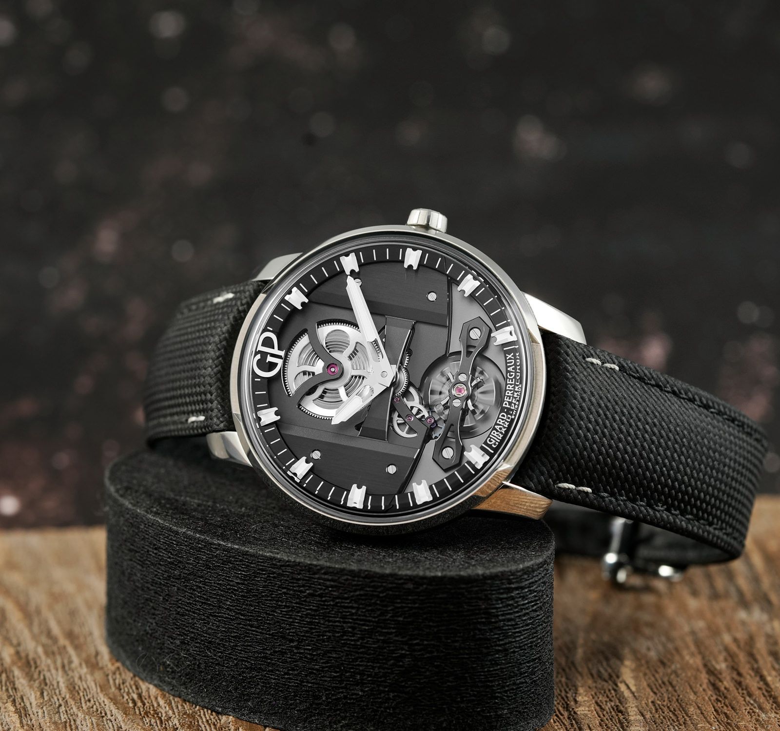 Girard-Perregaux 82000-11-631-FA6A