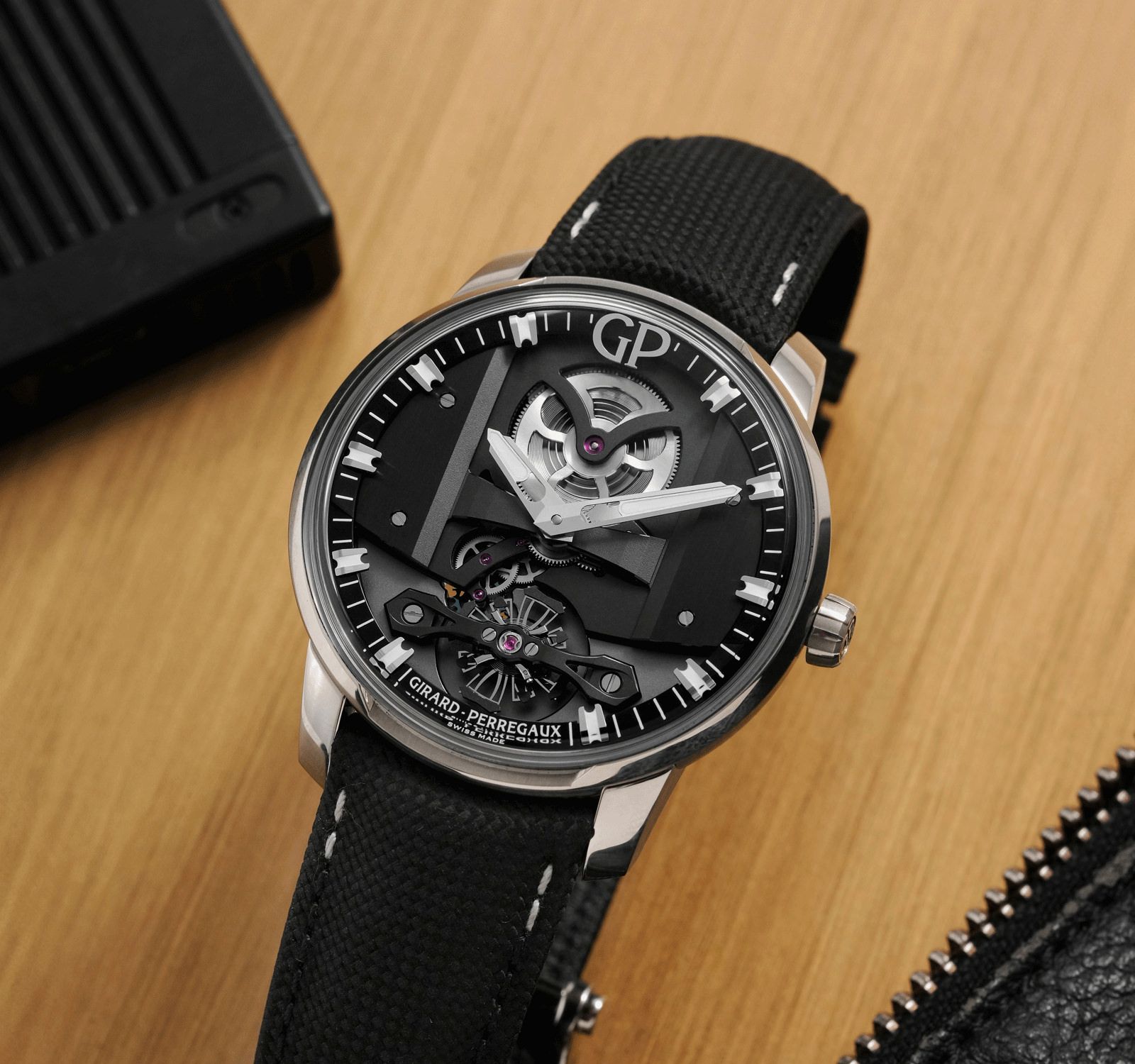 Pre-Owned Girard-Perregaux Bridges Men Watch in Black Colour Dial