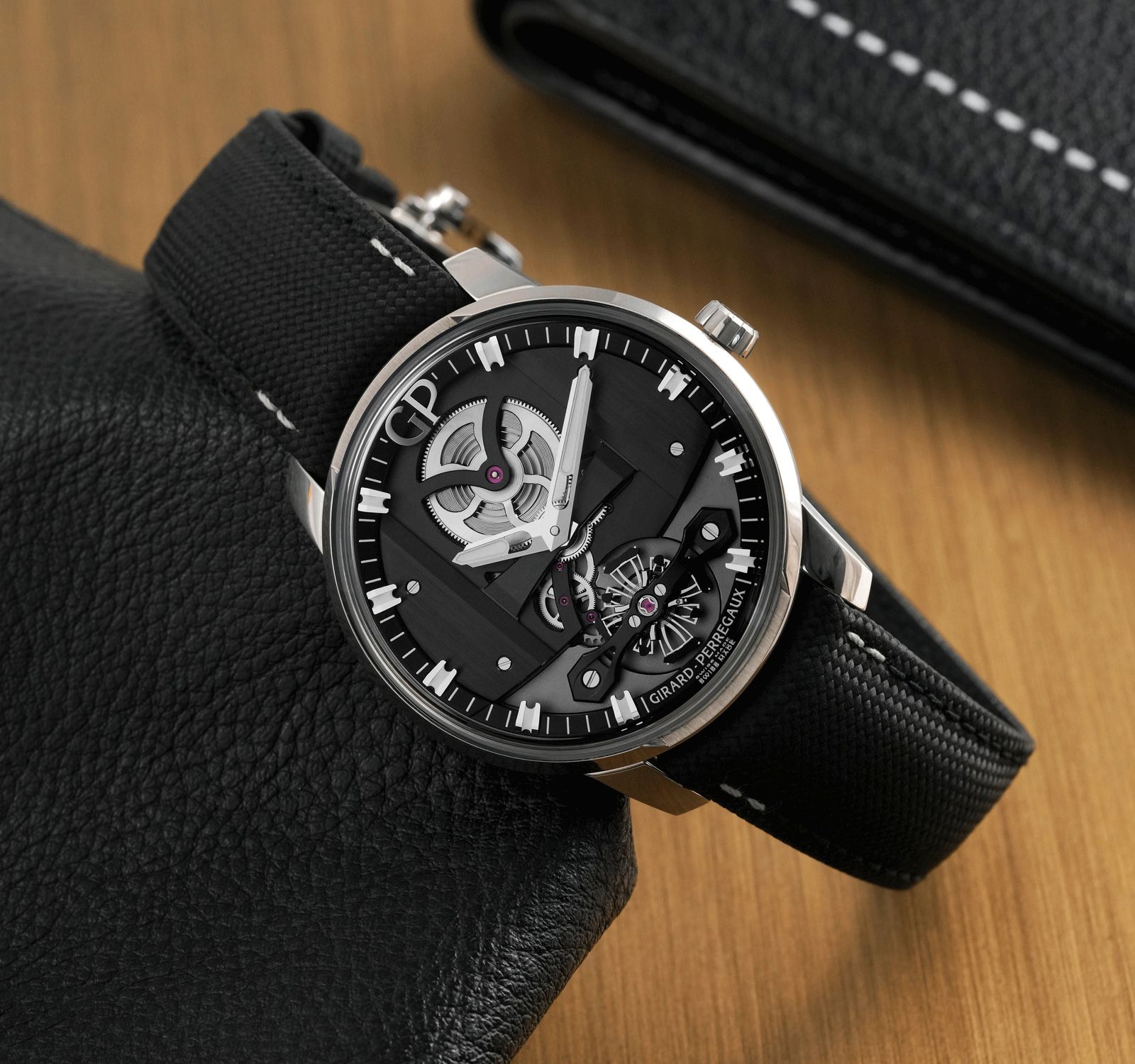 Pre-Owned Girard-Perregaux Bridges Men Watch in Black Colour Dial