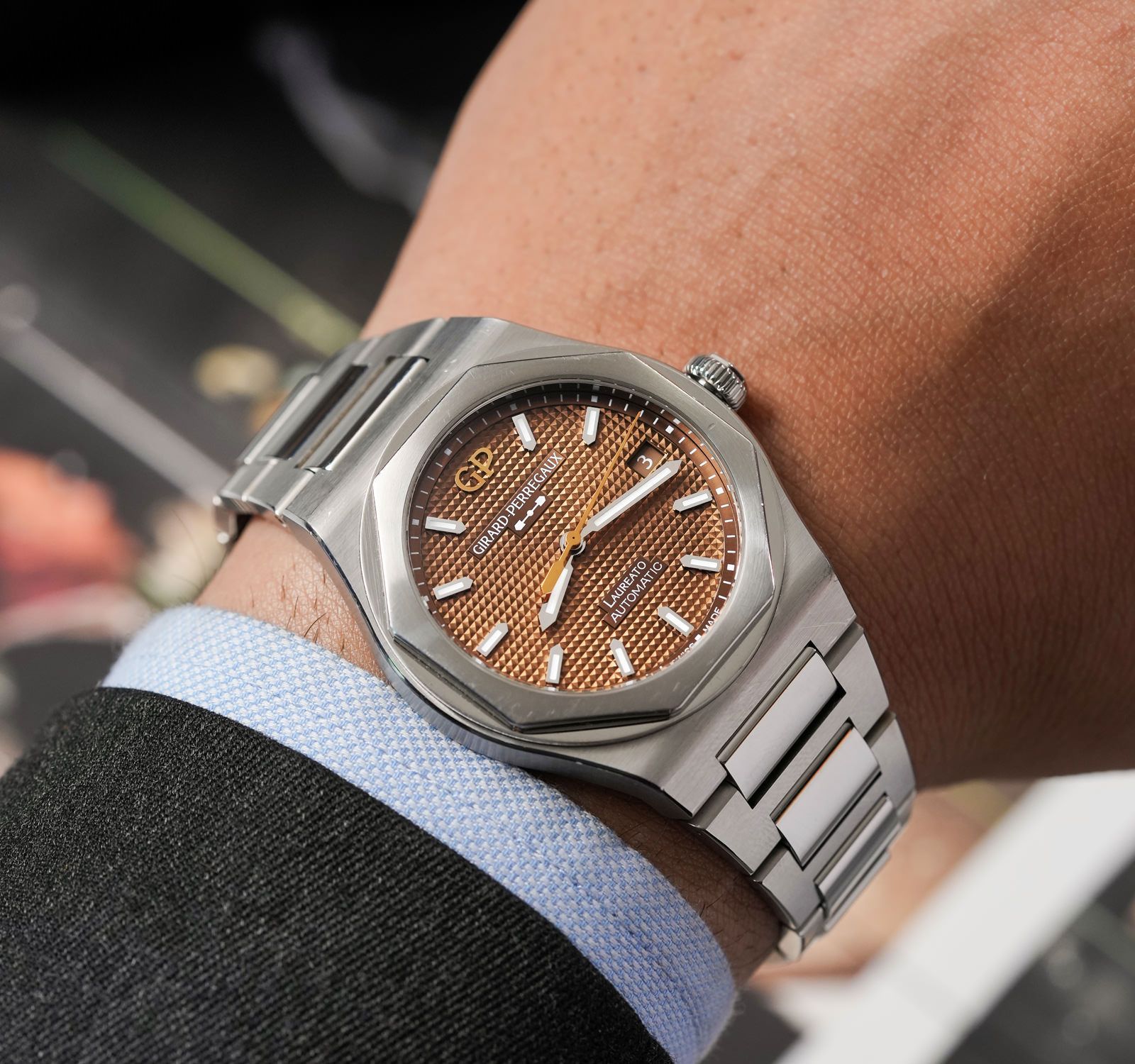 Pre-Owned Girard-Perregaux Laureato Price