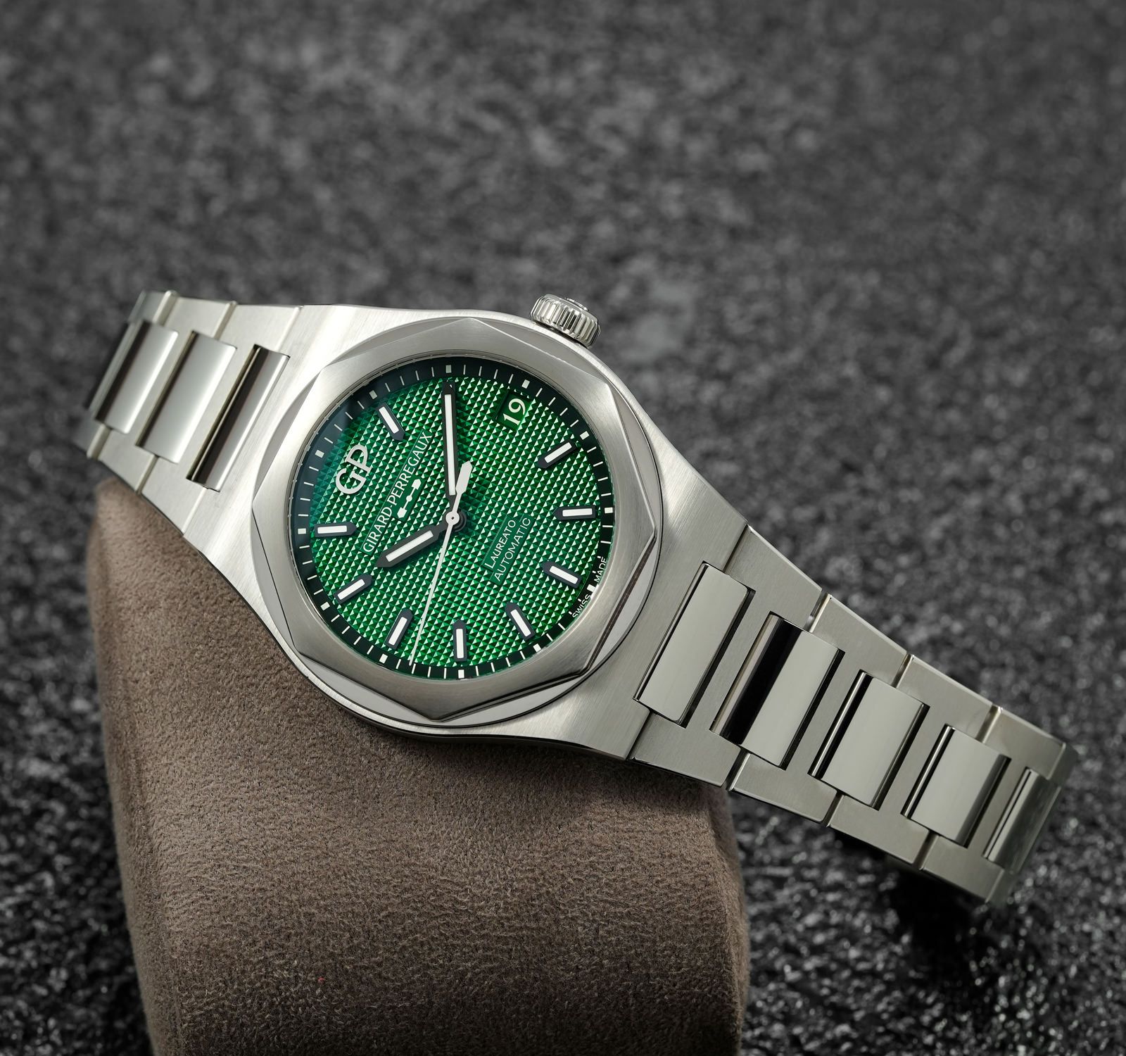 Second Hand Girard-Perregaux Laureato