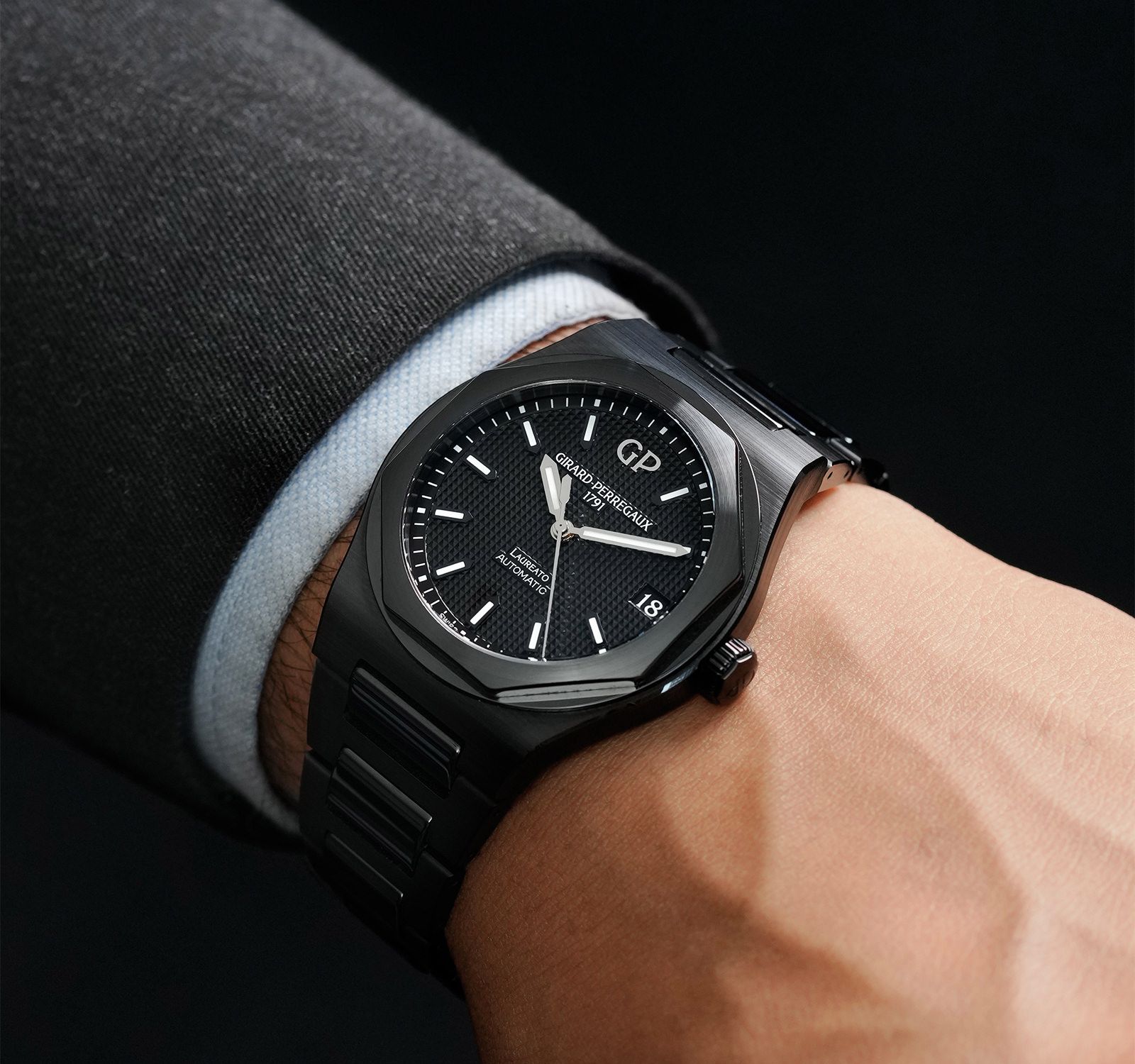 Pre-Owned Girard-Perregaux Laureato Price