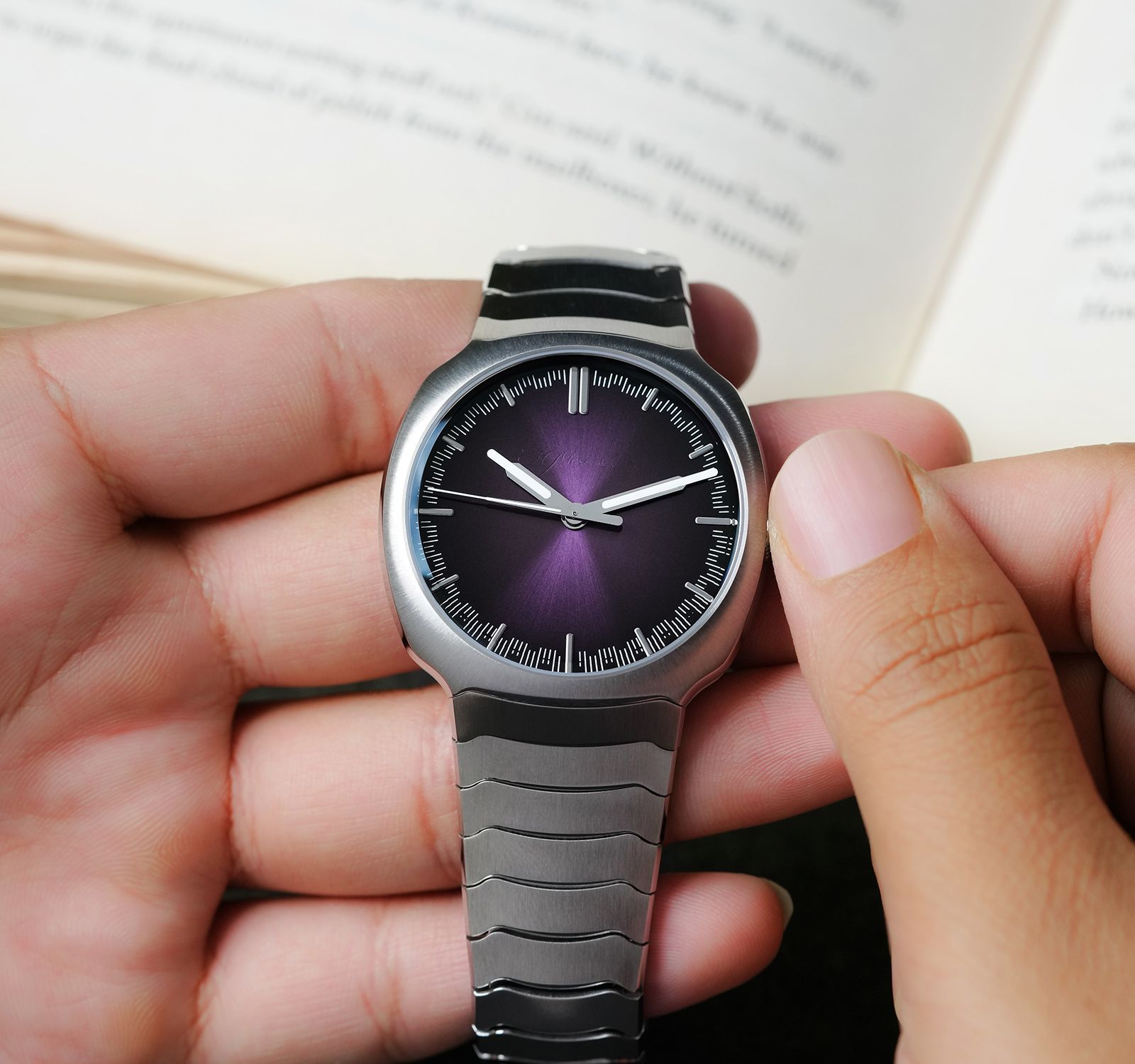 Pre-Owned H. Moser & Cie. Streamliner Price