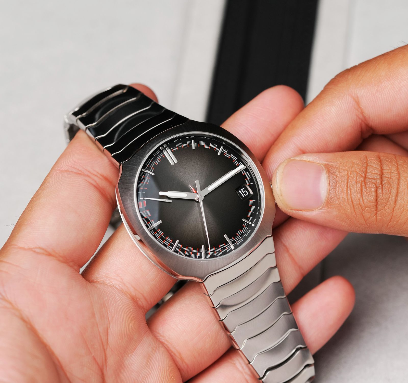 Pre-Owned H. Moser & Cie. Streamliner Price