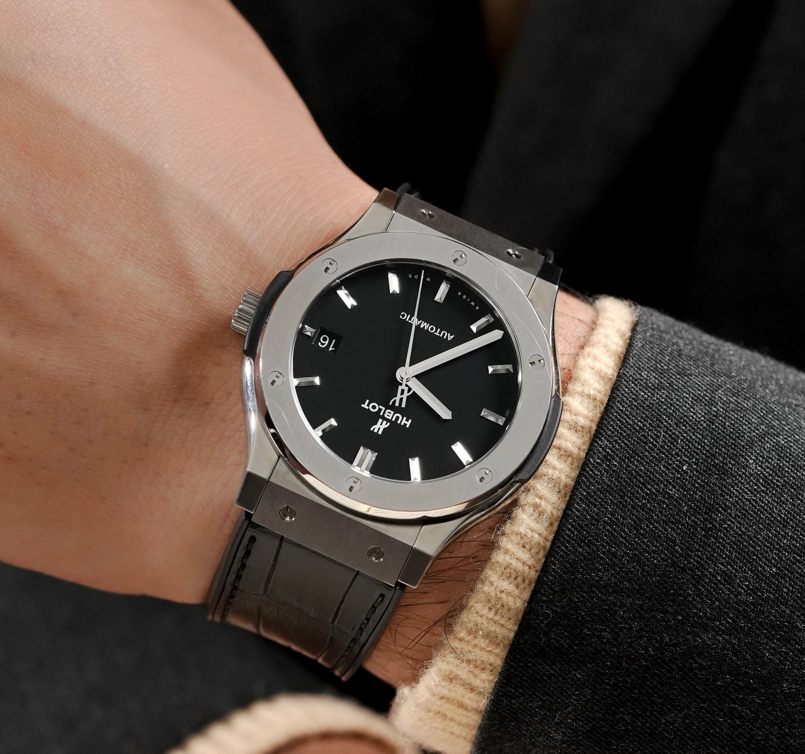 Pre-Owned Hublot Classic Fusion Men Watch in Black Colour Dial