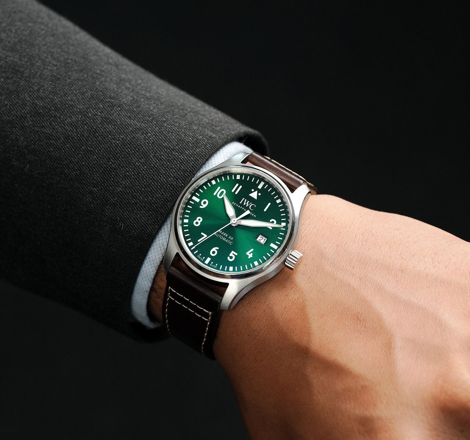 Pre-Owned IWC Pilot's Watches Men Watch in Green Colour Dial