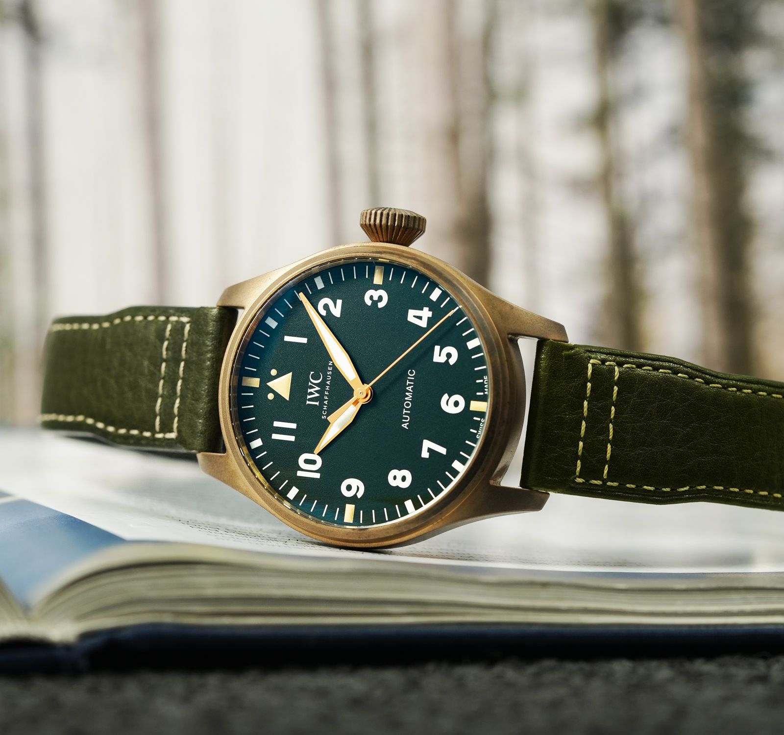 Pre-Owned IWC Pilot's Watches Men Watch in Green Colour Dial