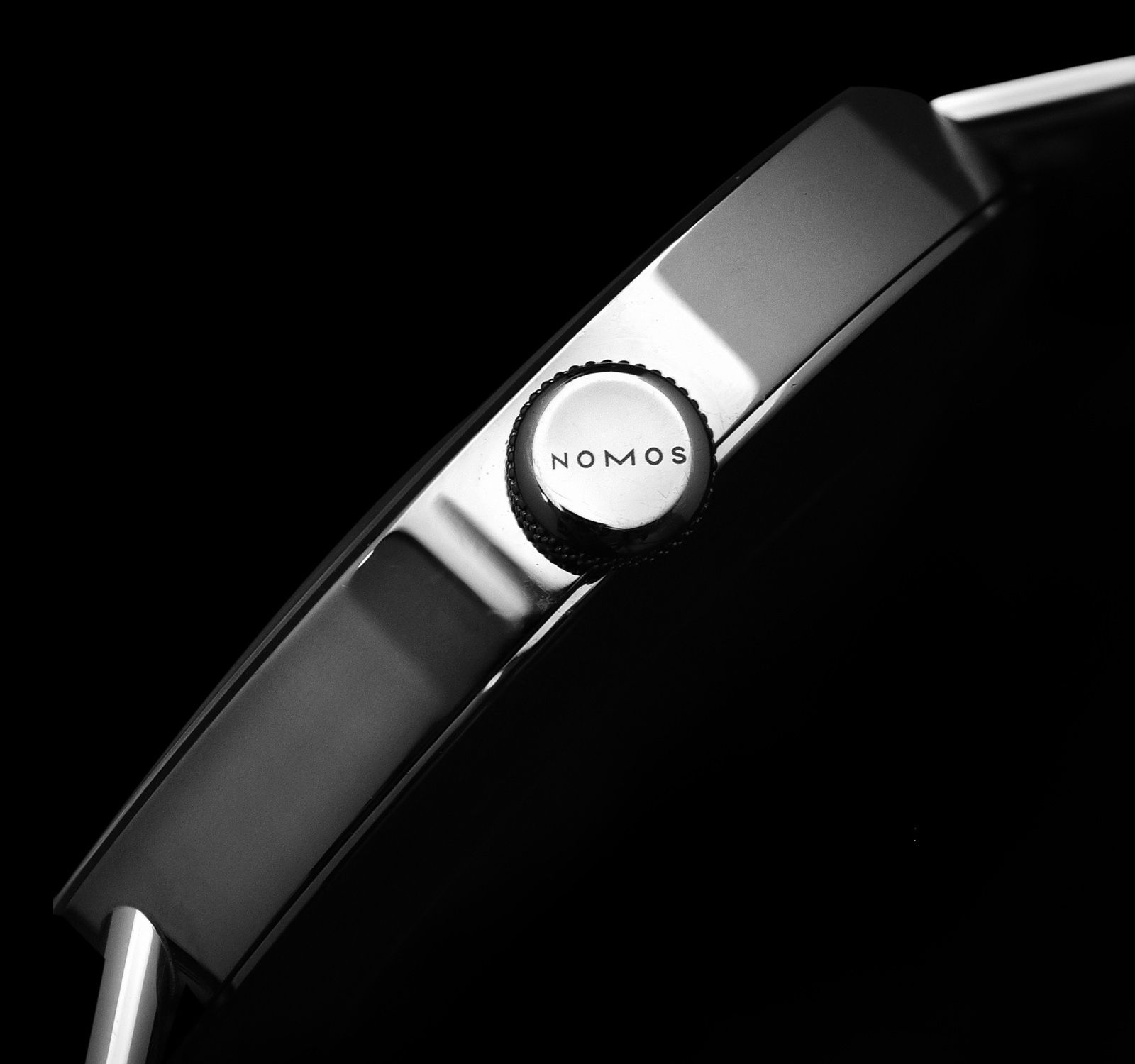 Nomos Glashutte Metro Features