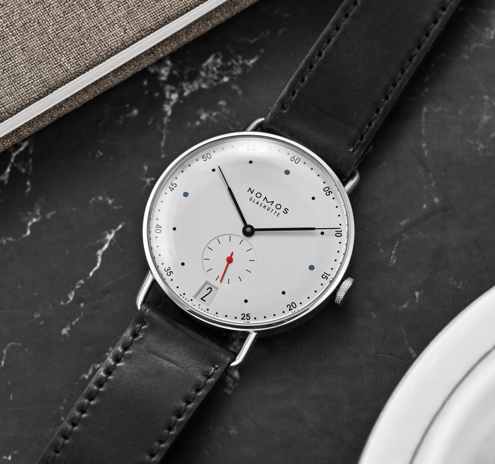 Nomos 1102 outlet