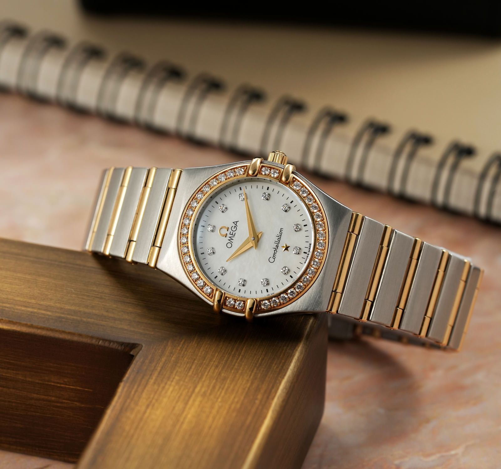 Pre-Owned Omega Constellation Women Watch in MOP Colour Dial