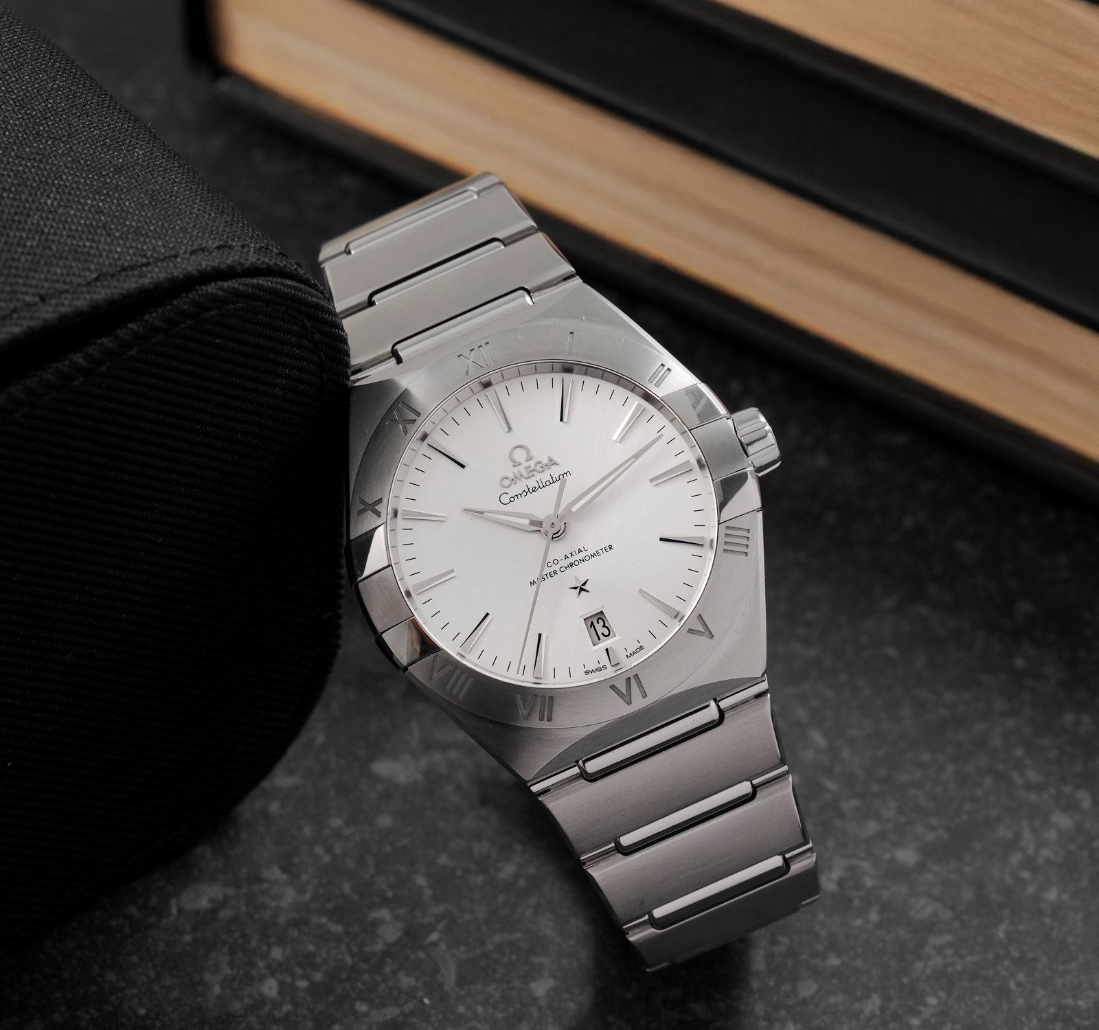 Pre-Owned Omega Constellation Men Watch in Silver Colour Dial