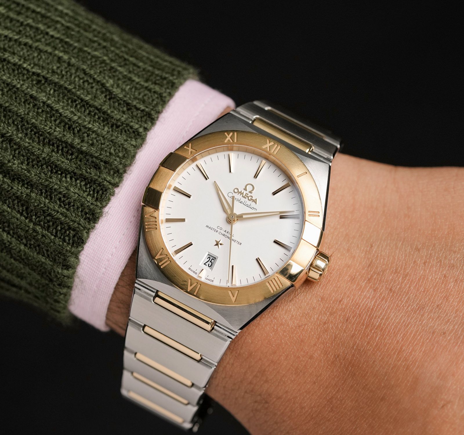 Pre-Owned Omega Constellation Men Watch in Silver Colour Dial