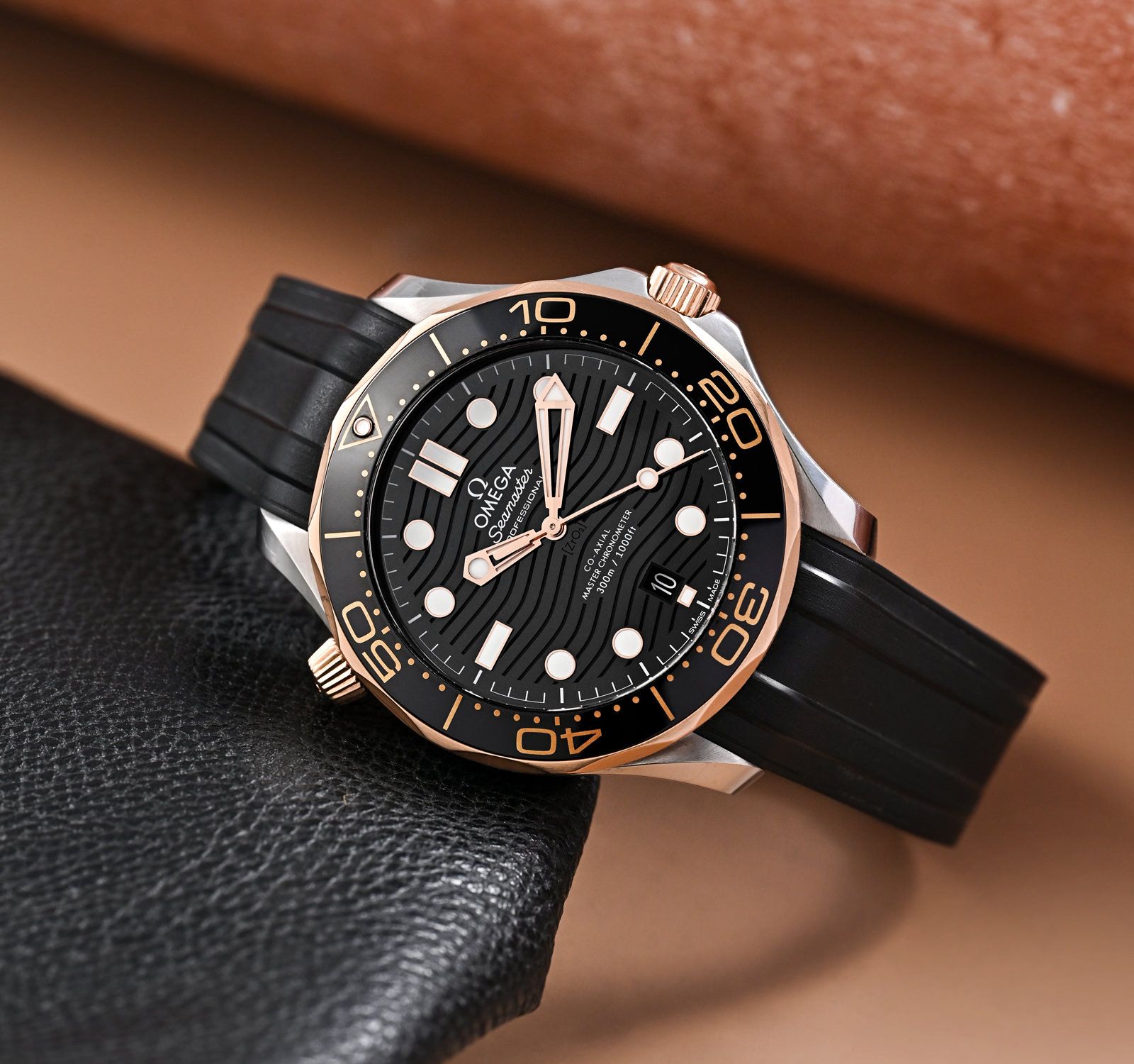 OMEGA Seamaster 黒文字盤 レザーバンド　クォーツ　ジャンク品 Pre-Owned Omega Seamaster Men Watch in Black Colour Dial