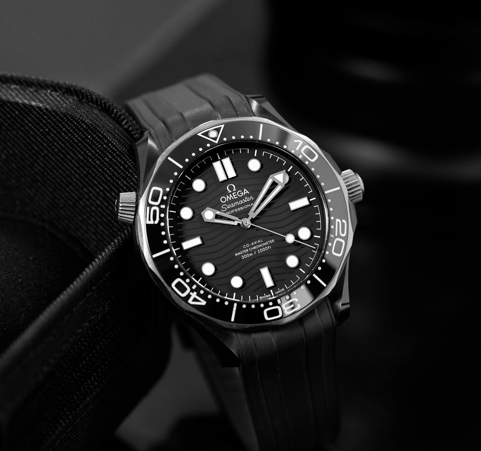 Omega 210.92.44.20.01.001