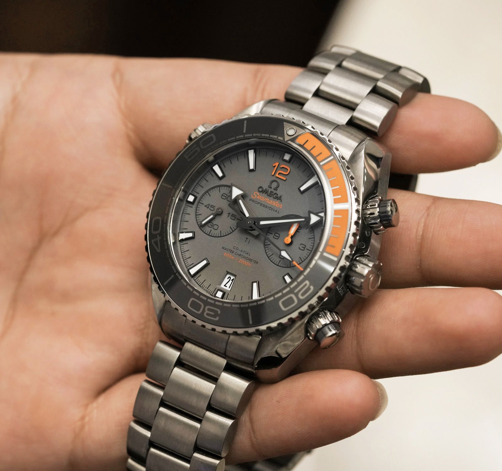 Pre-Owned Omega Seamaster Men Watch in Grey Colour Dial