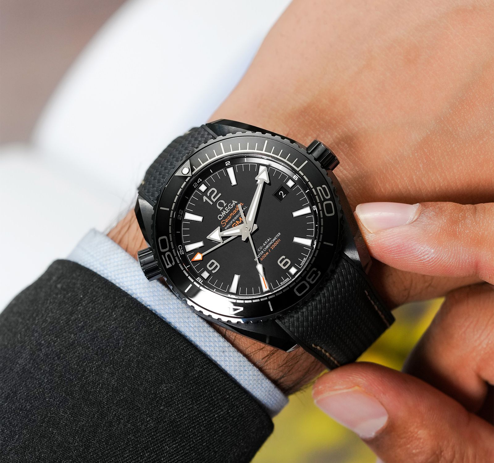 Pre-Owned Omega Seamaster Men Watch in Black Colour Dial