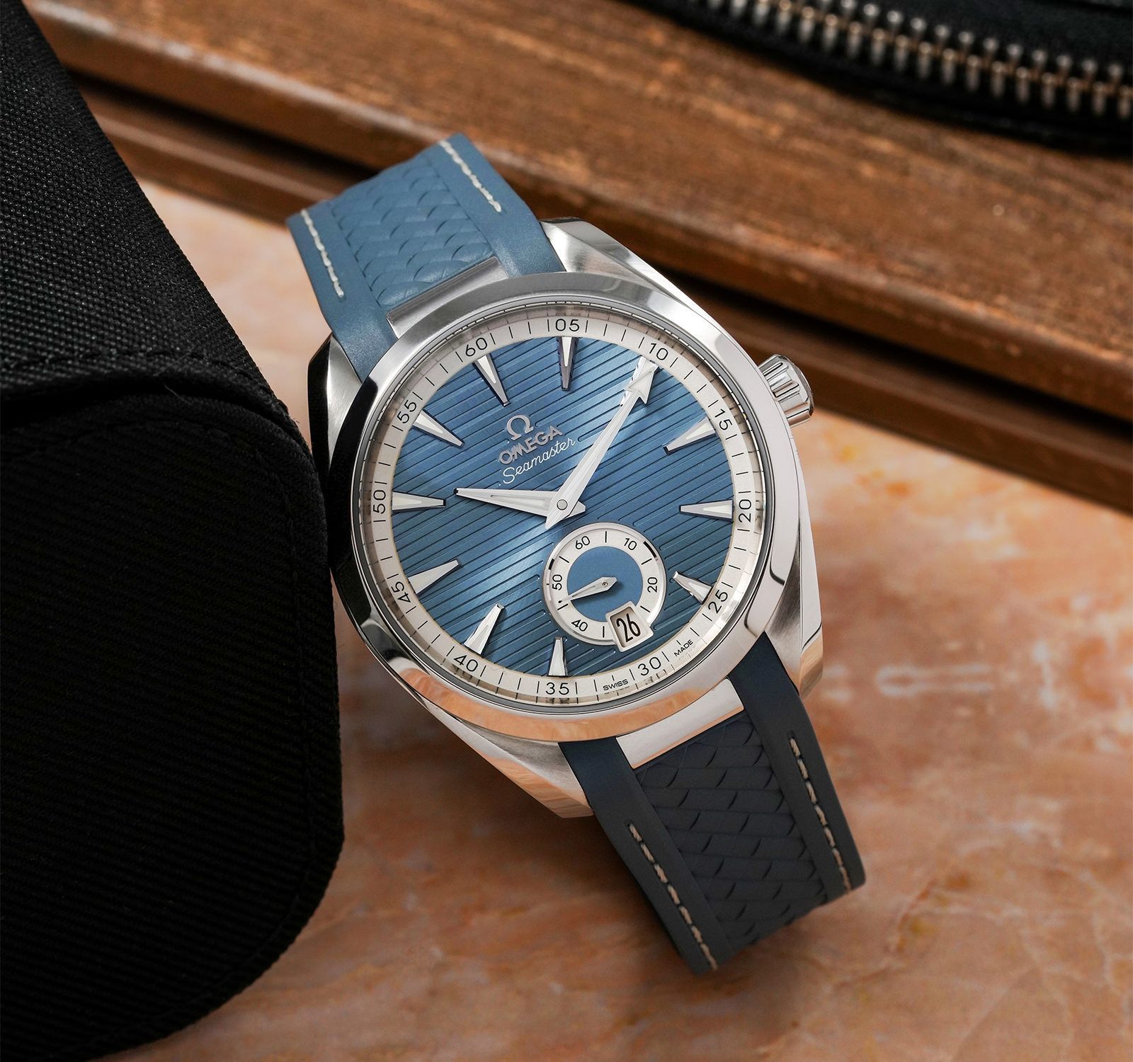 Omega 220.12.41.21.03.005