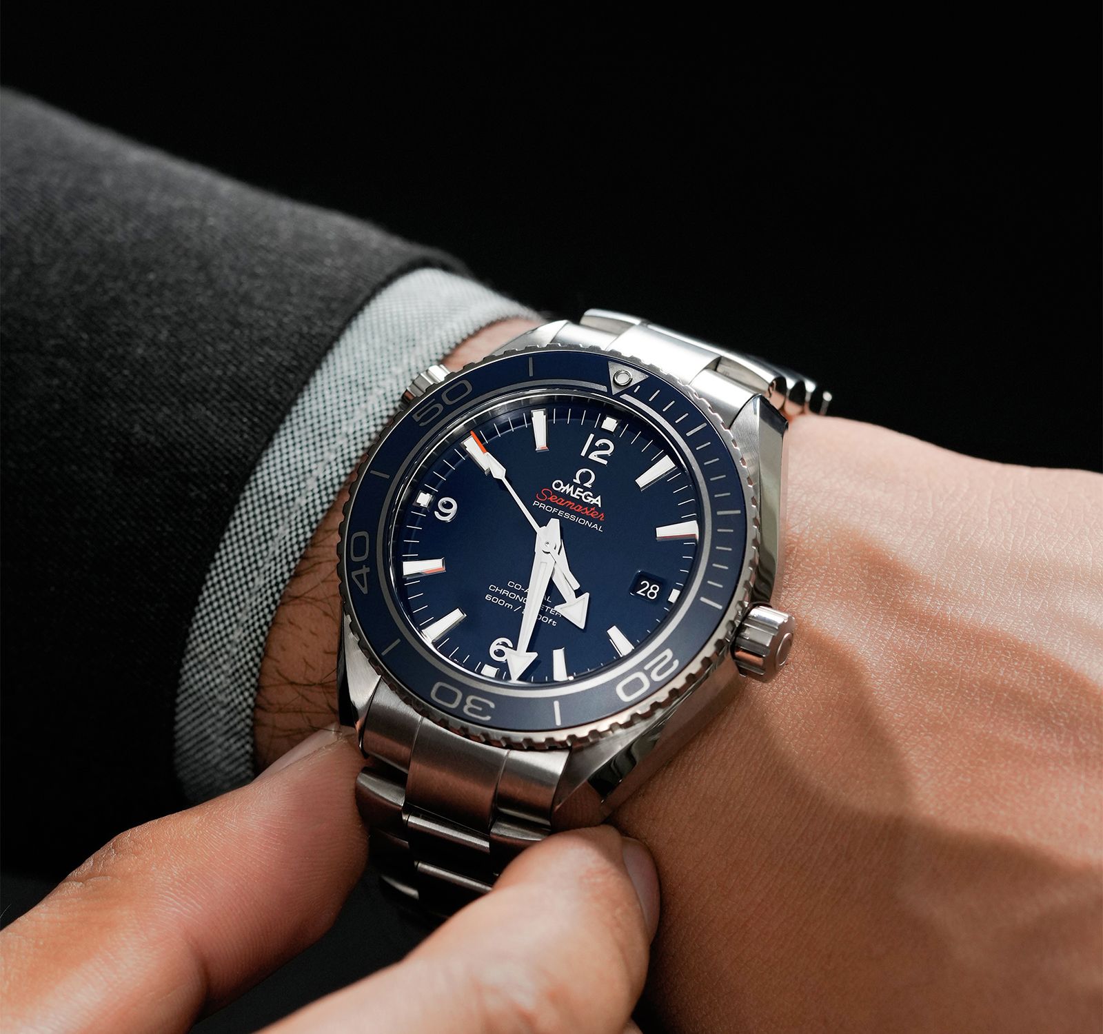 Pre-Owned Omega Seamaster Men Watch in Blue Colour Dial