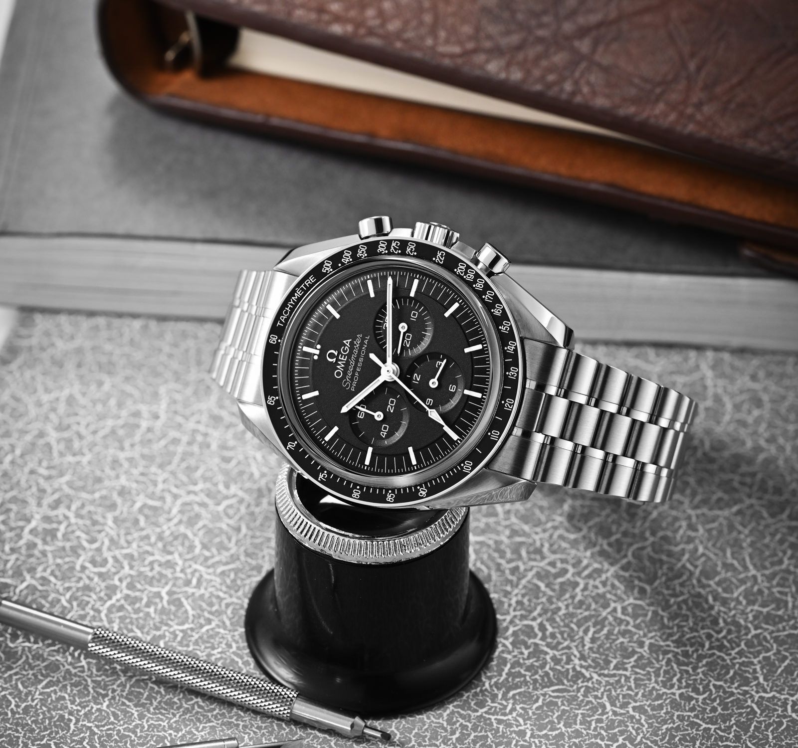 Omega speedmaster professional second hand new arrivals