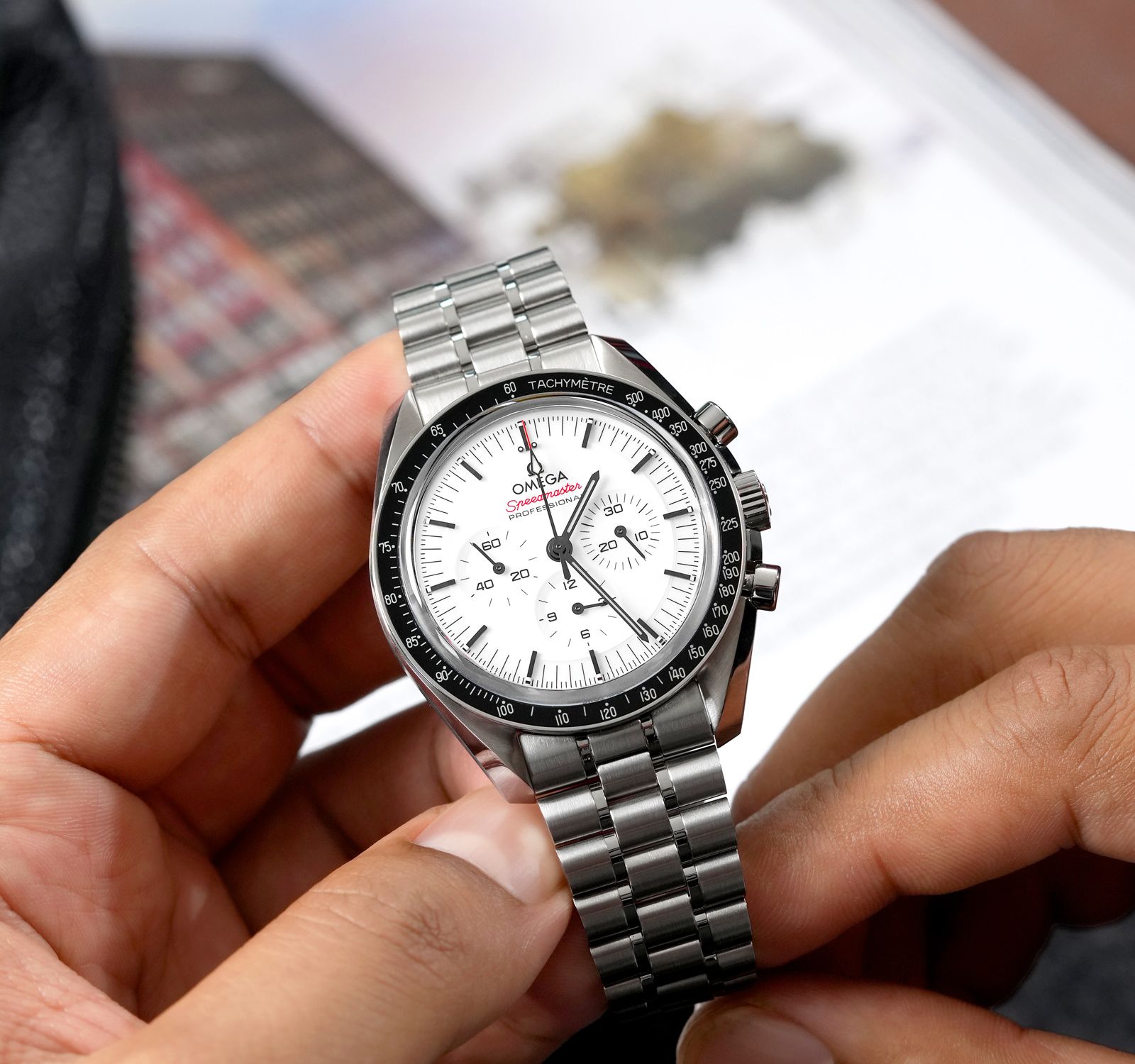 Pre-Owned Omega Speedmaster Men Watch in White Colour Dial