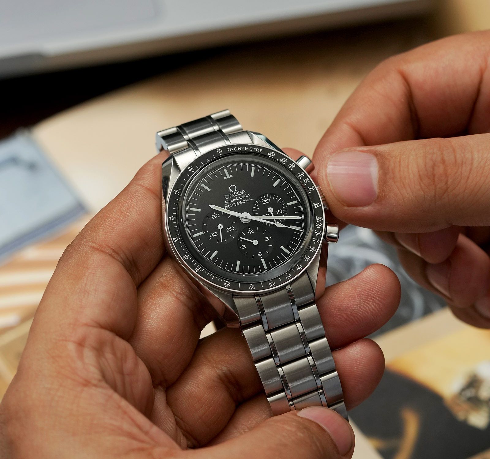 Pre-Owned Omega Speedmaster Men Watch in Black Colour Dial