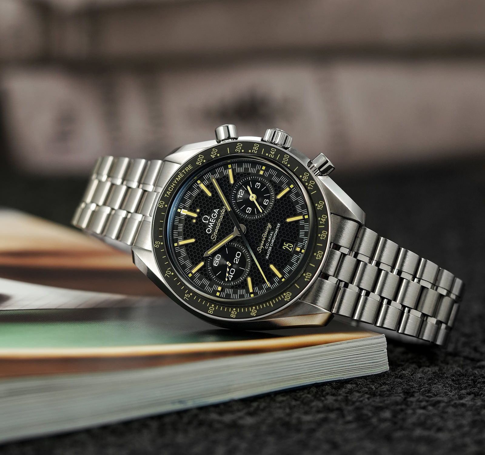OMEGA Speedmaster ブラックダイヤル Buy Omega Speedmaster Professional Moonwatch 311.30.42.30.01.005