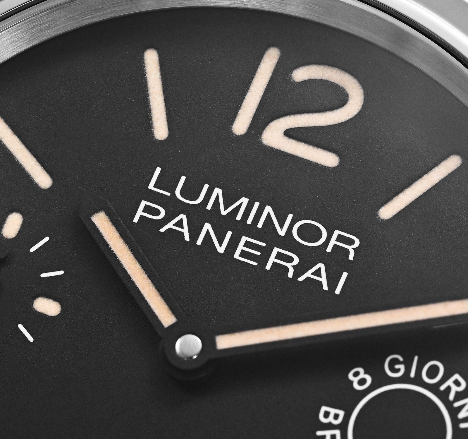 Luminor PAM00590