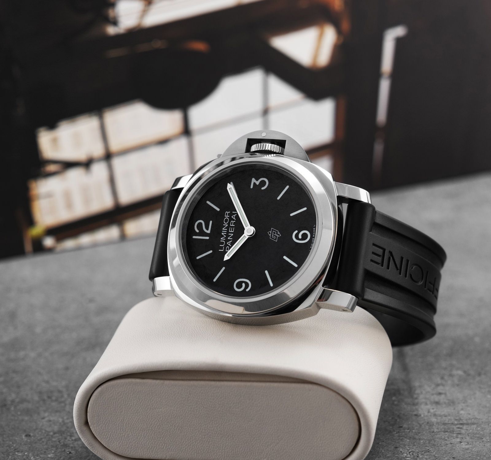 Buy Pre Owned Panerai Luminor PAM01086