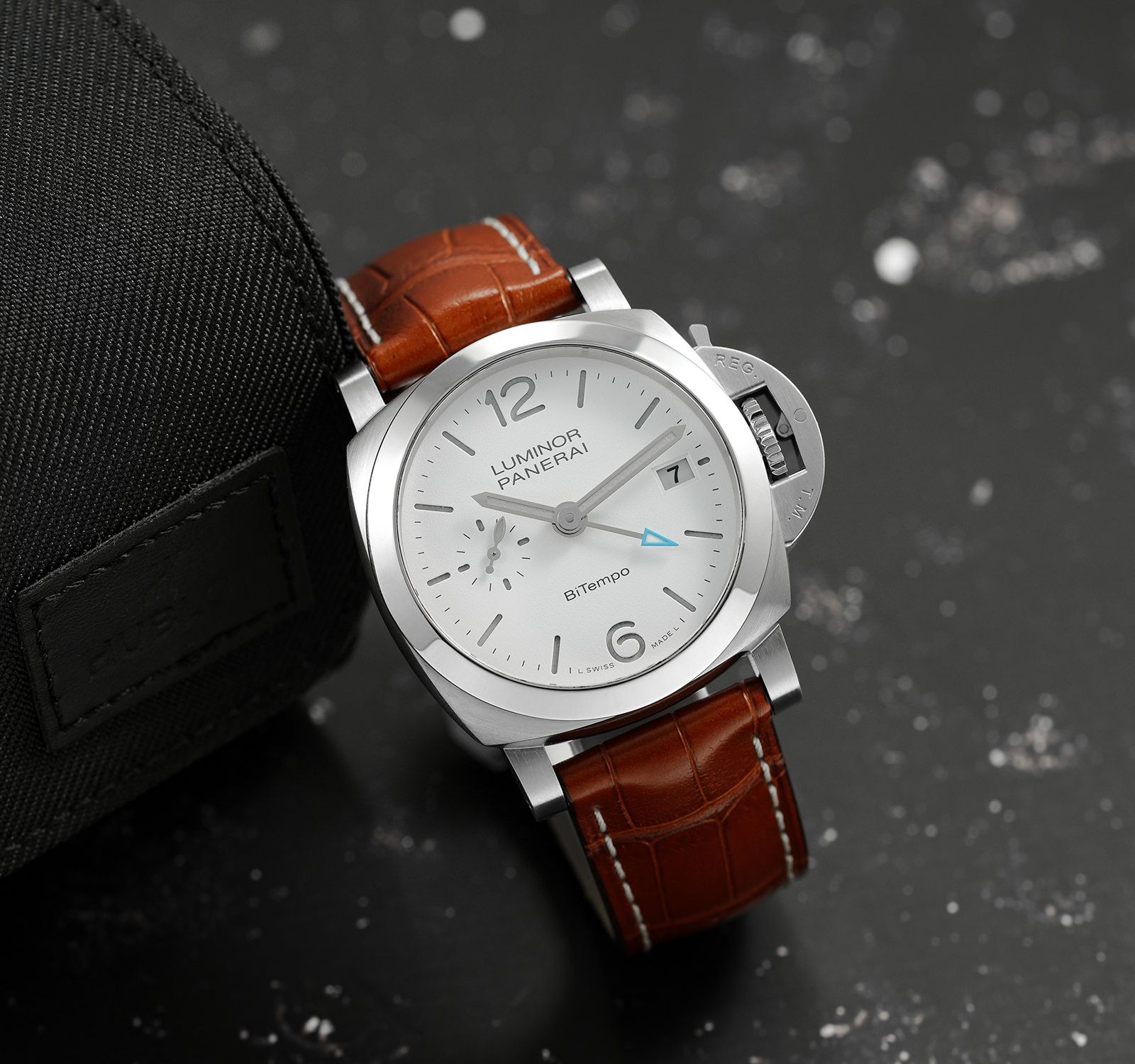 Pre-Owned Panerai Luminor Men Watch in White Colour Dial