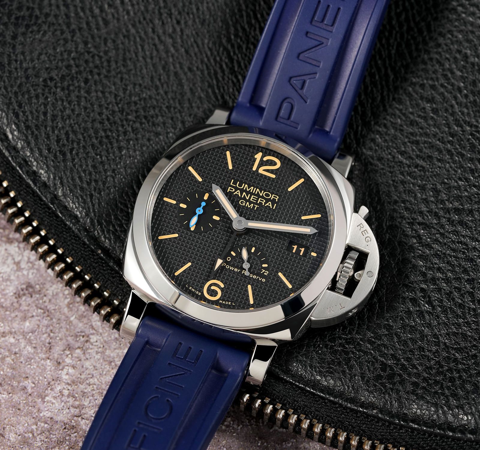 Pre-Owned Panerai Luminor Men Watch in Black Colour Dial