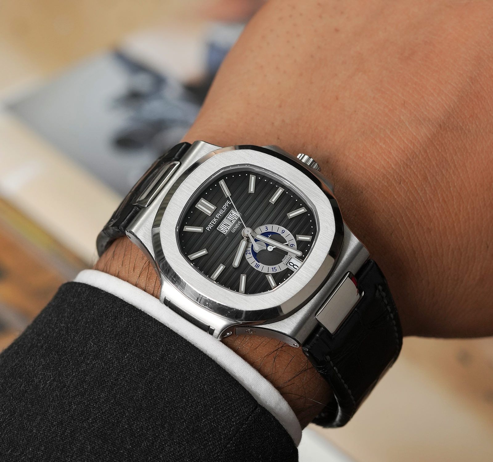 Pre-Owned Patek Philippe Nautilus Men Watch in Grey Colour Dial