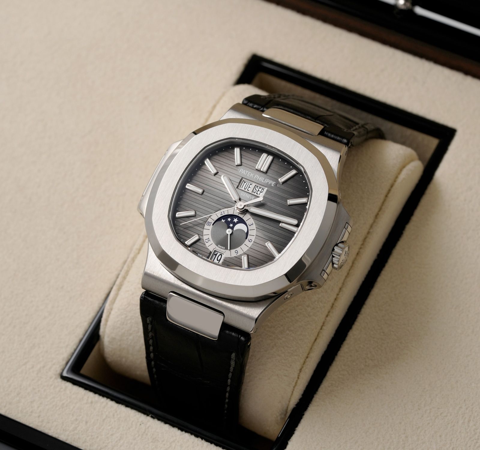 Second Hand Patek Philippe Nautilus