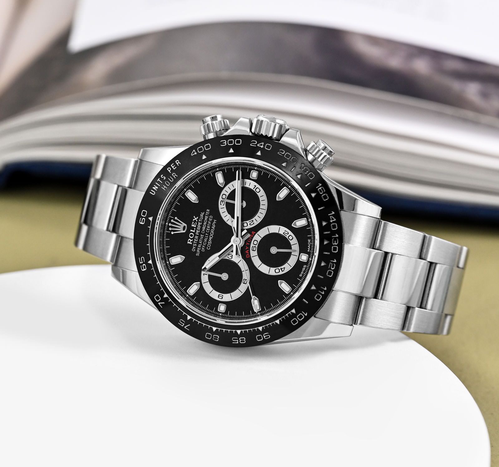 Rolex daytona on on sale hand