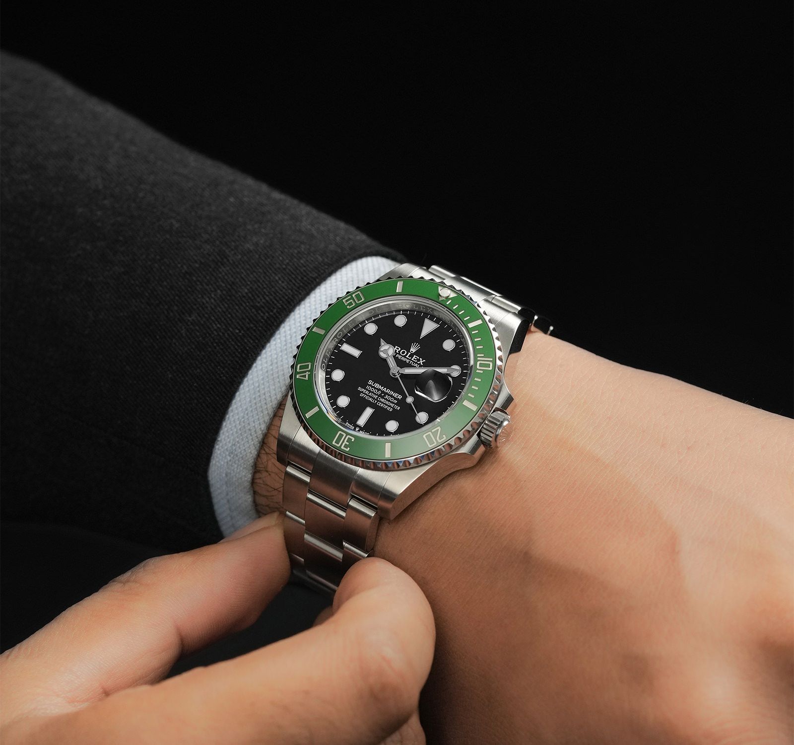 Pre-Owned Rolex Submariner Men Watch in Black Colour Dial