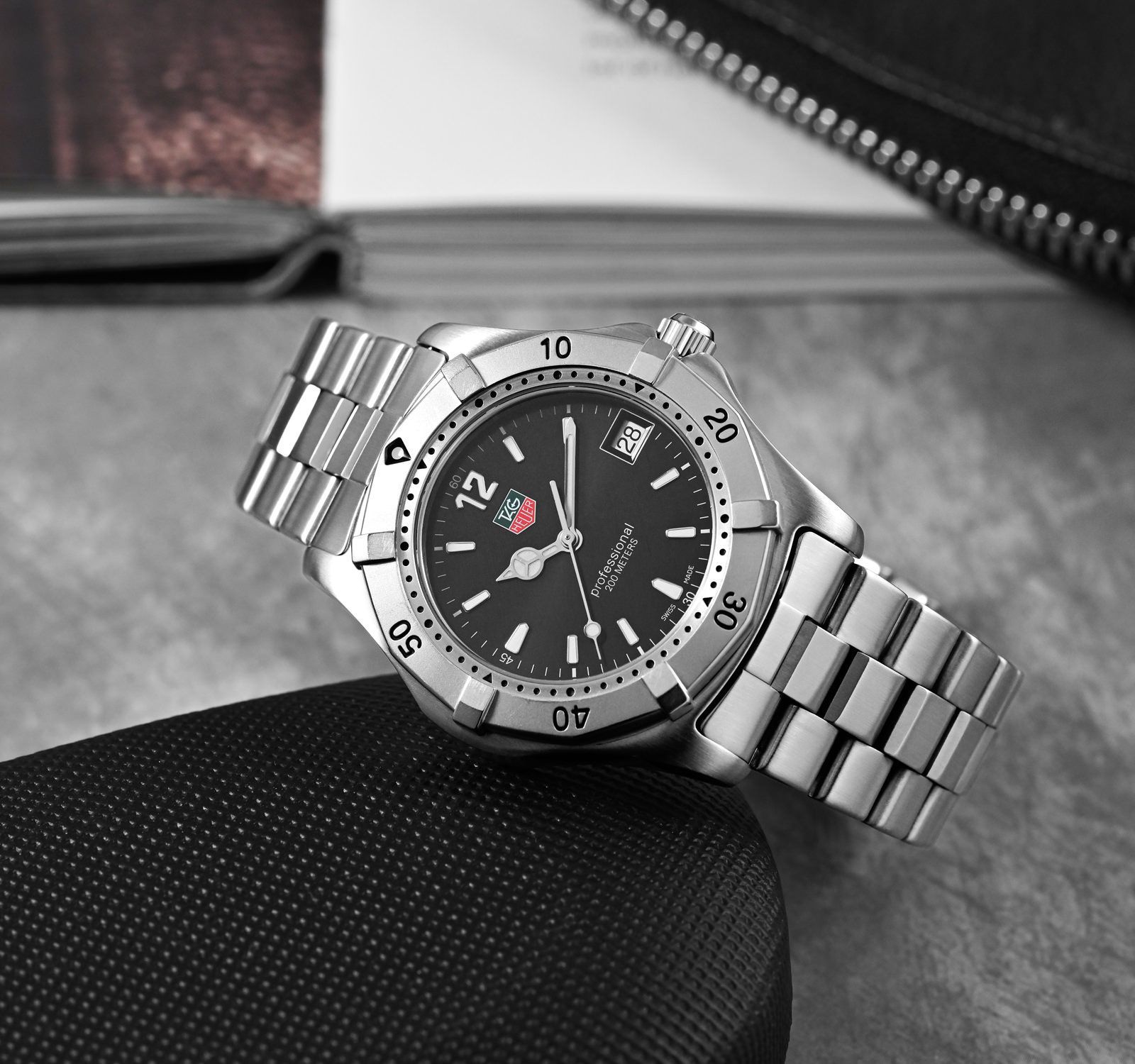 Tag heuer 2000 classic clearance