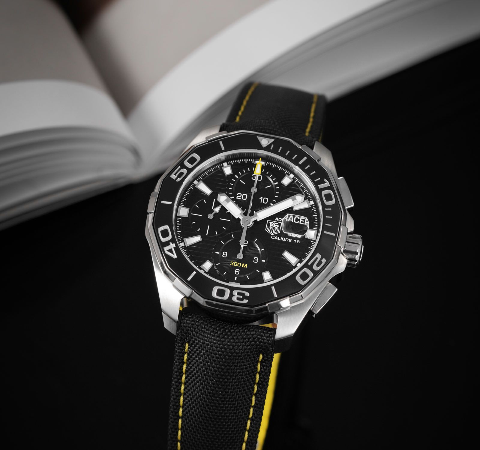 TAG Heuer Aquaracer 腕時計 Pre-Owned TAG Heuer Aquaracer Men Watch in Black Colour Dial