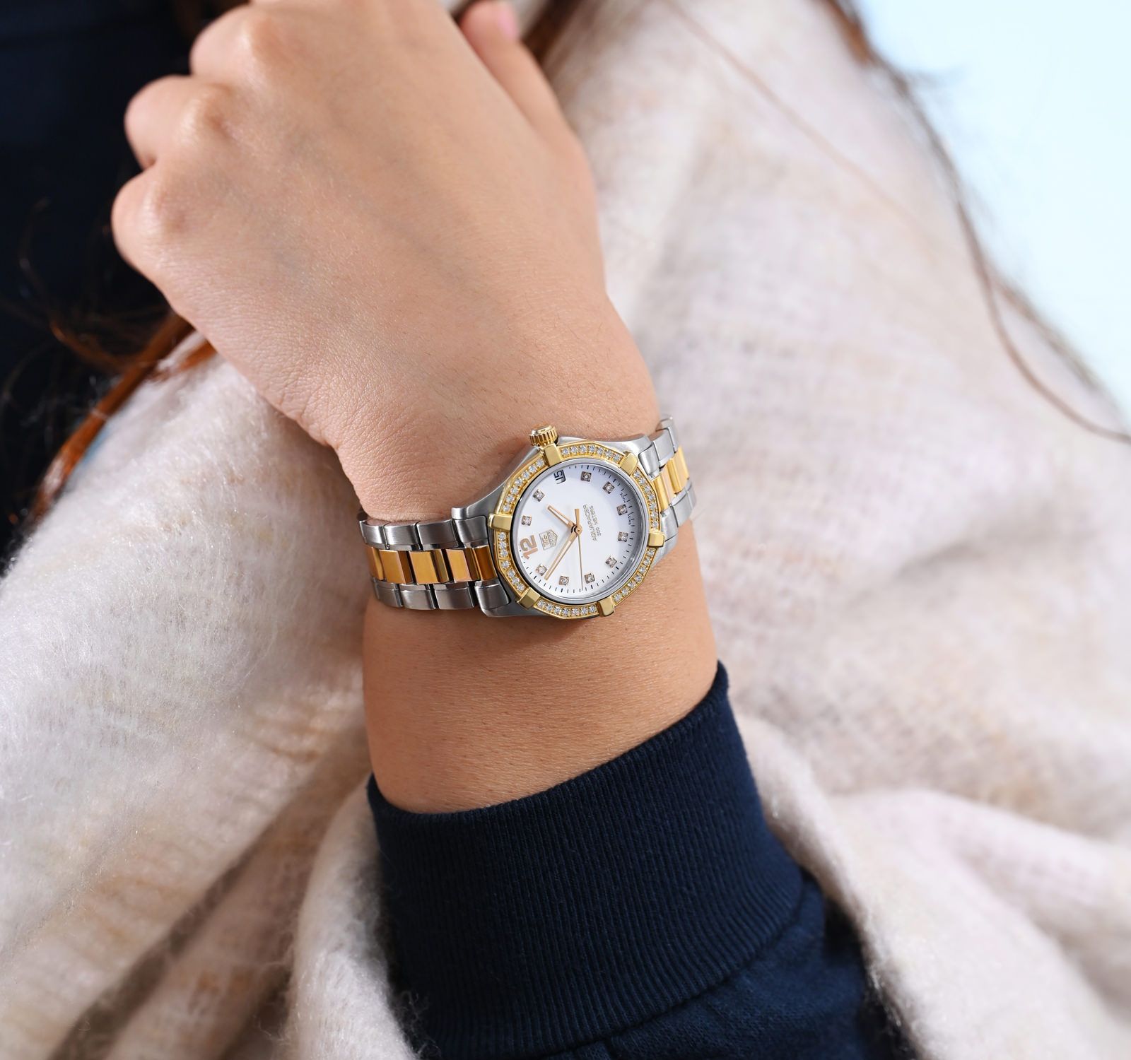 Pre-Owned TAG Heuer Aquaracer Women Watch in MOP Colour Dial