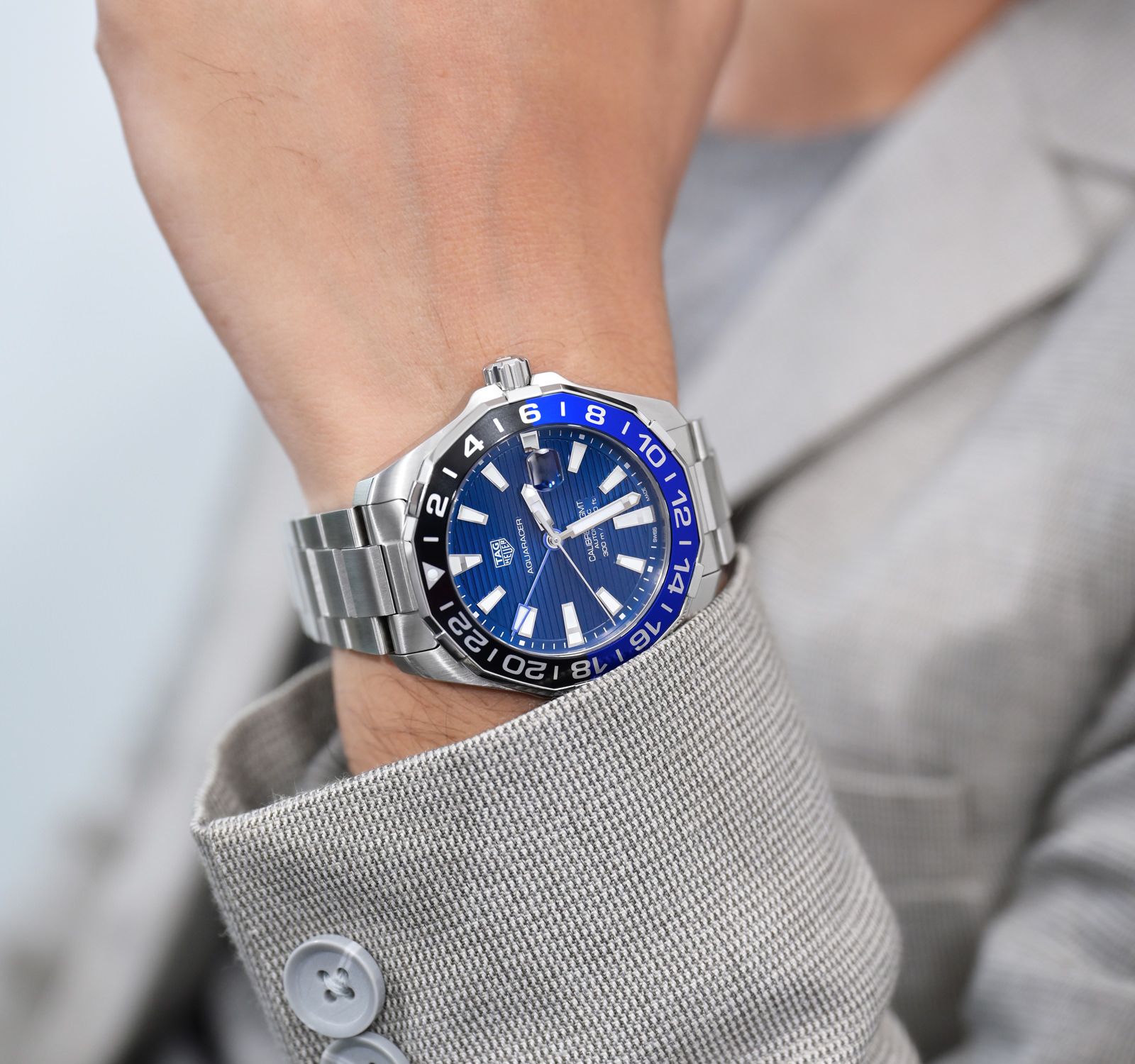 Pre-Owned TAG Heuer Aquaracer Men Watch in Blue Colour Dial
