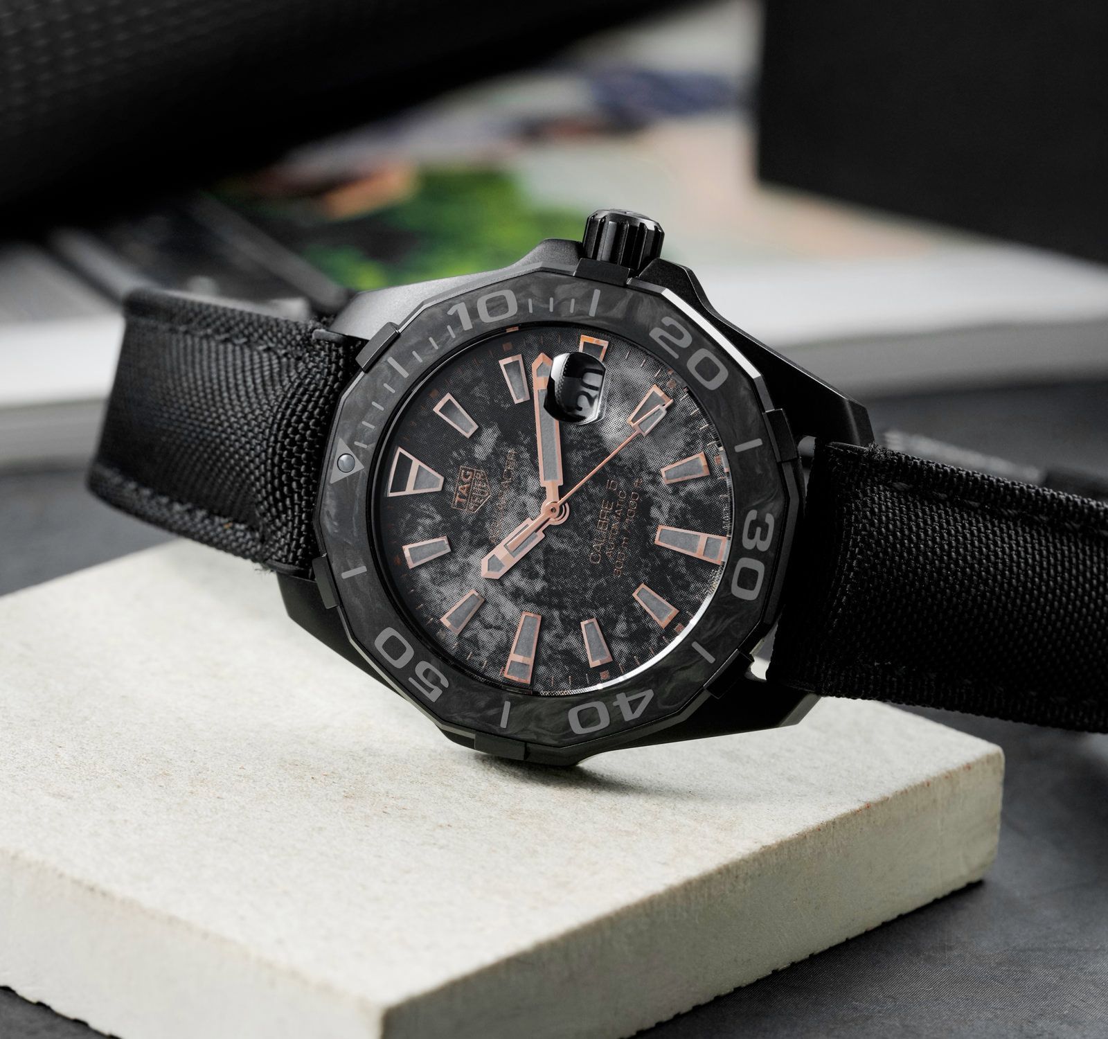 Pre-Owned TAG Heuer Aquaracer Men Watch in Carbon Colour Dial