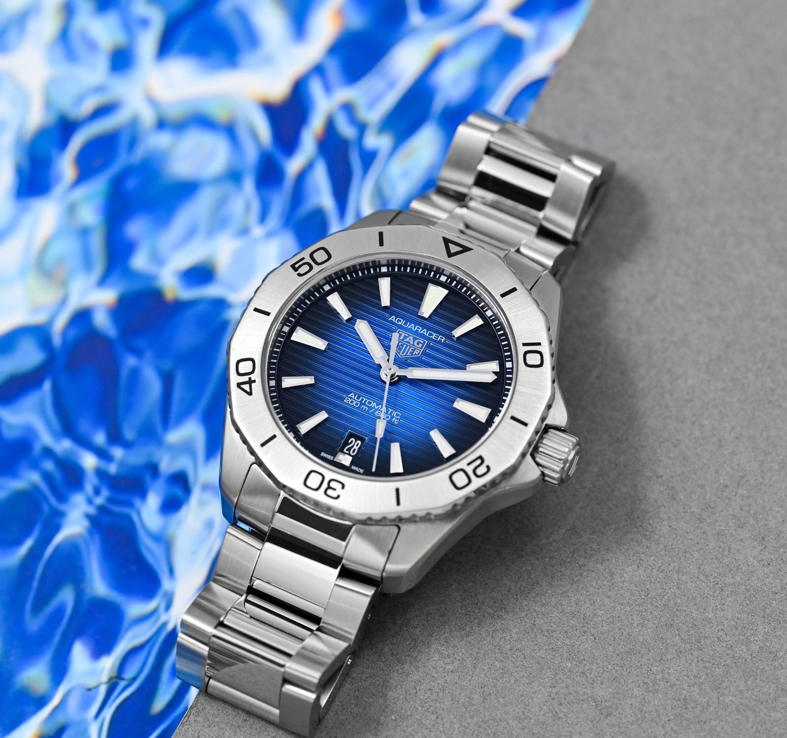 Pre Owned TAG Heuer Aquaracer Men Watch in Blue Colour Dial