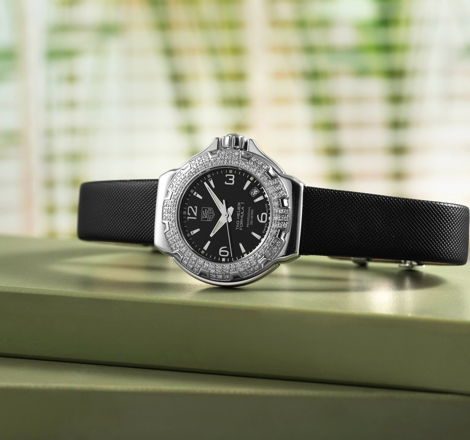 Tag heuer formula top 1 diamond bezel