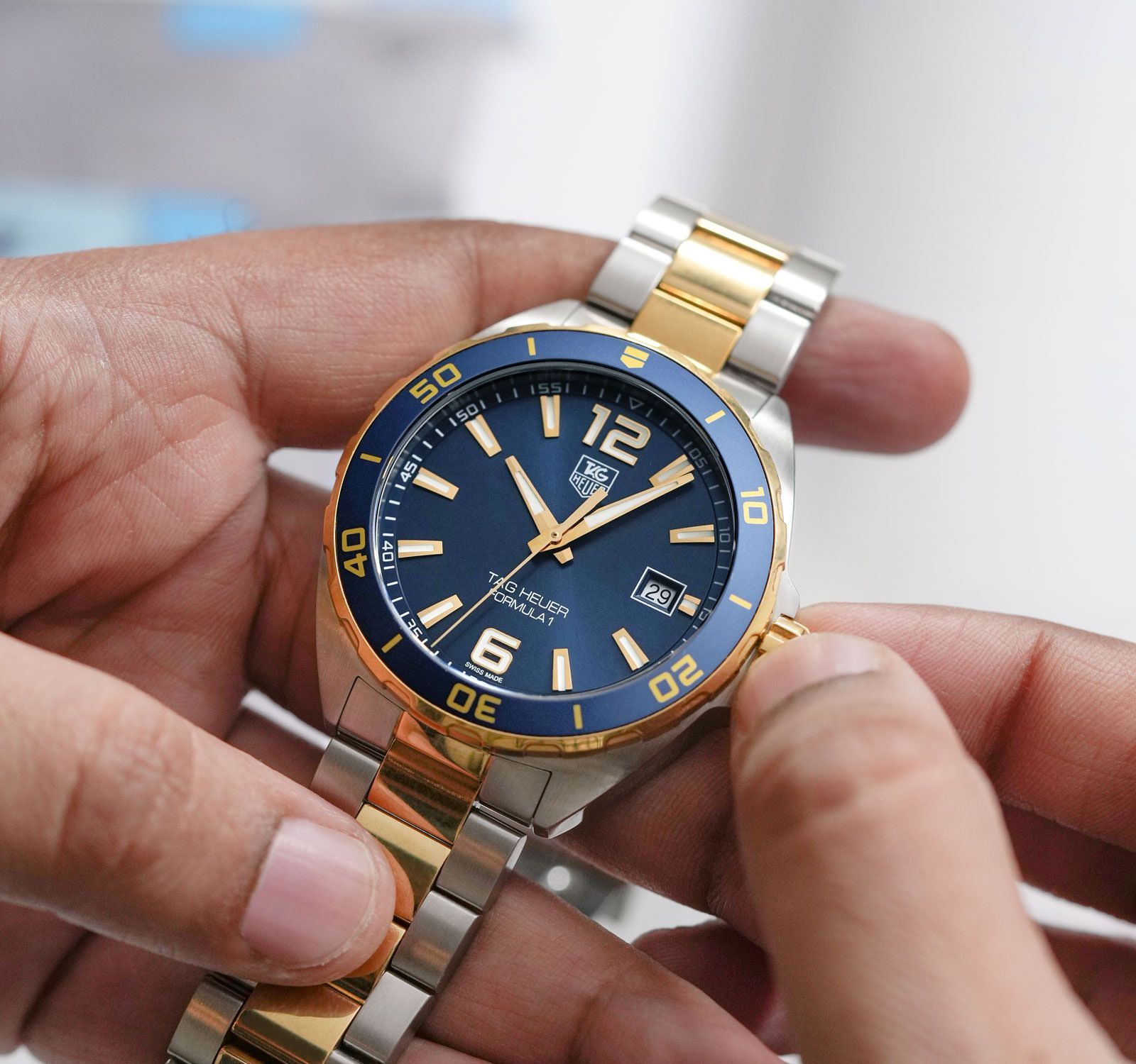Tag heuer formula cheap 1 gold and silver