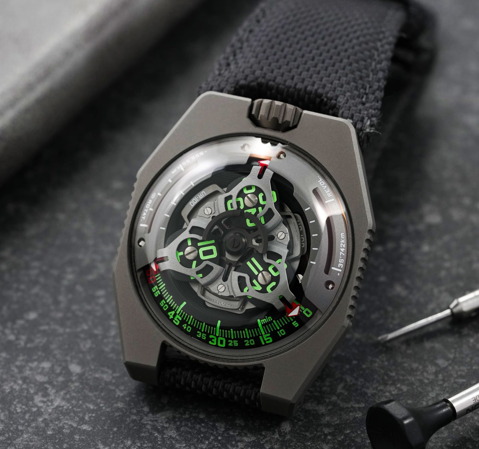 Urwerk UR-100