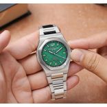 Pre-Owned Girard-Perregaux Laureato Price